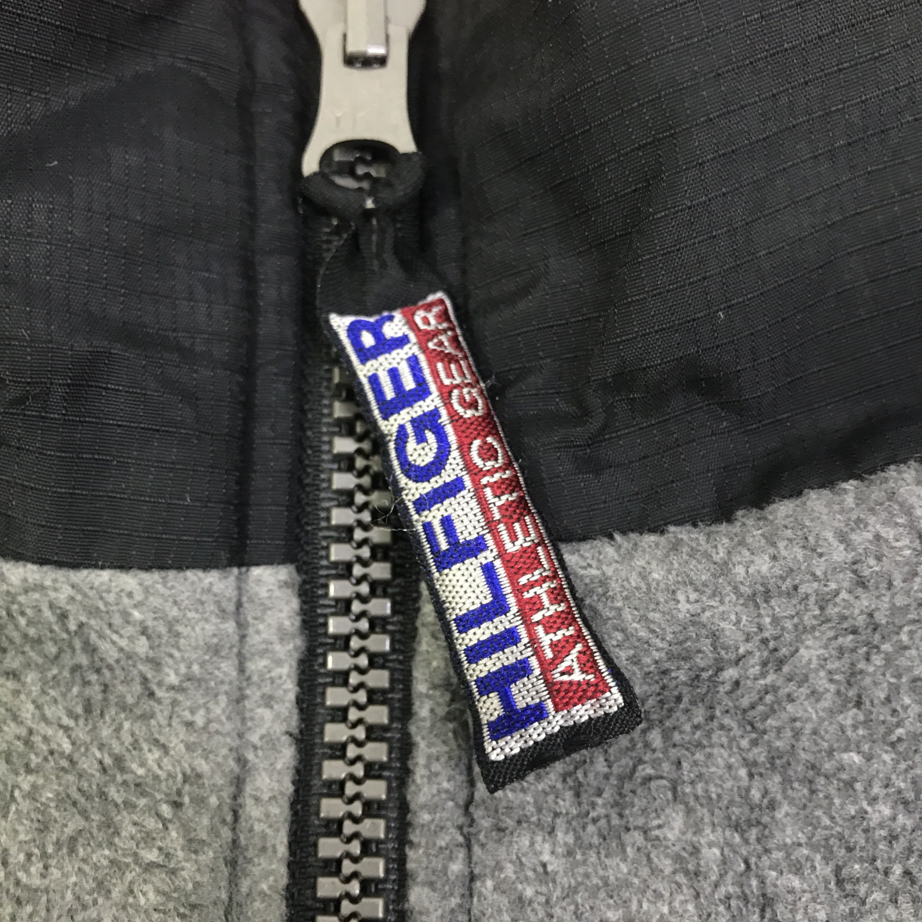 Tommy Hilfiger Vintage Tommy Hilfiger fleece Vest K128B20 Size US L / EU 52-54 / 3 - 6 Thumbnail