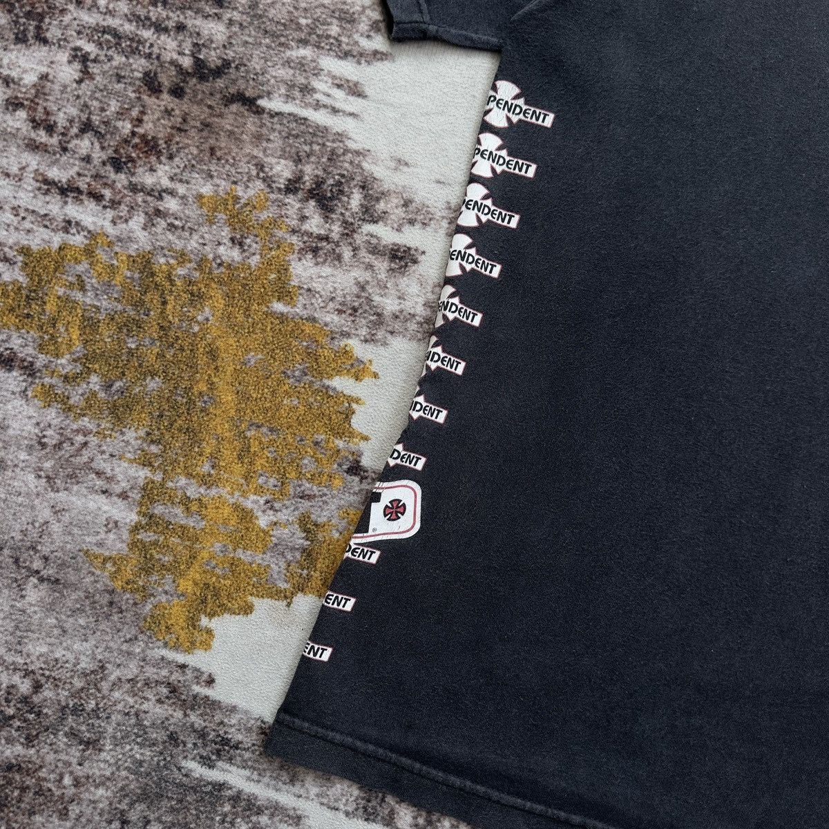 Italia Independent VINTAGE Y2K INDEPENDENT SKATE LOGO ALL OVER PRINT TEE Size US M / EU 48-50 / 2 - 5 Thumbnail