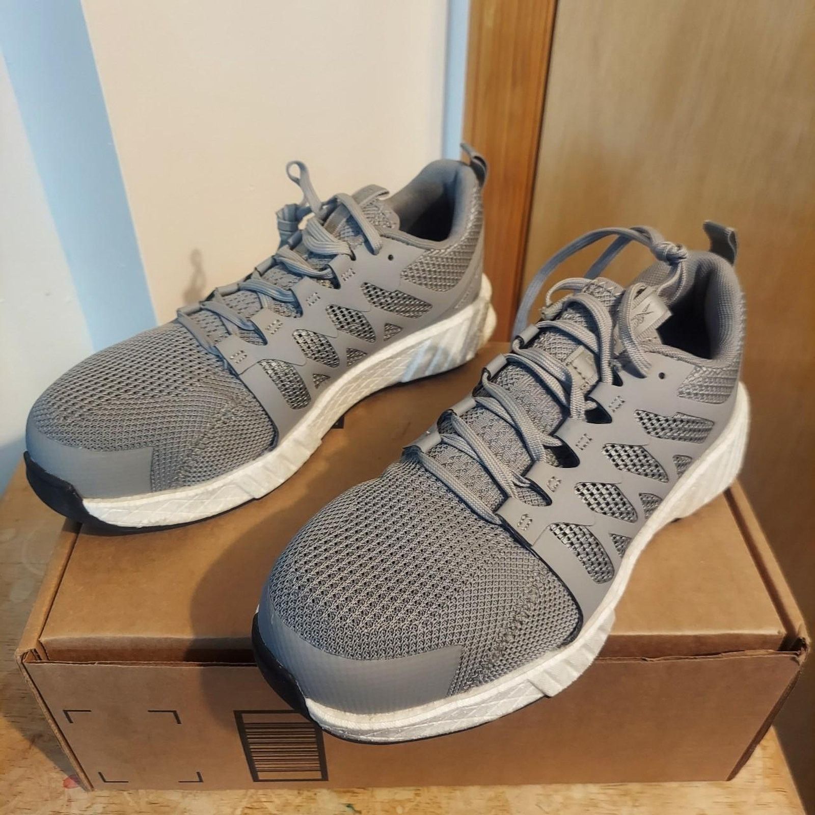 Reebok Reebok Fusion Flexweave RB5423 Men's US 7 M Work Shoes NWOT Size US 7 / EU 40 - 1 Thumbnail