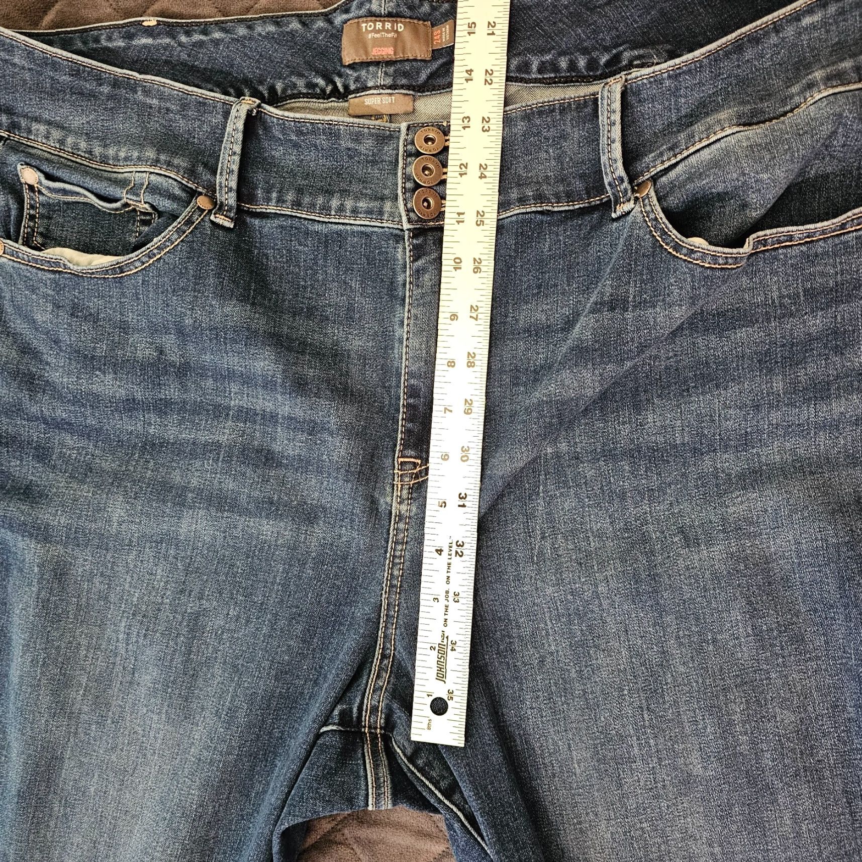 Torrid Torrid Jeans Womens Plus Size 24S Blue Jeans Skinny High Rise 5-Pocket Denim Cotton Blend Spandex Viscose Medium Wash Casual City 90s Womens Size 42" / US 20 - 6 Thumbnail