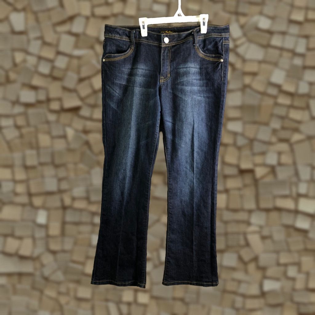 Southpole Southpole Jeans Juniors Size 15 Mid Rise Bootcut Dark Wash Blue Denim Jeans Womens Regular 5-Pocket Cotton Zip Belt Loops Medium Wash Size 36" / US 14 / IT 50 - 1 Thumbnail