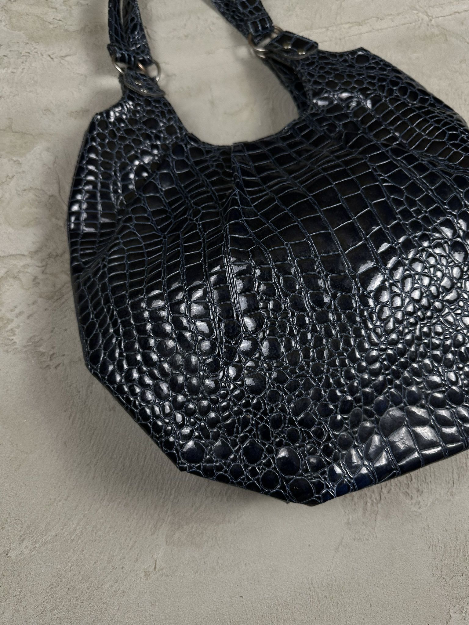 Japanese Brand Vintage Y2k Avant Garde Fux Leather Japanese Shoulder Bag Size ONE SIZE - 2 Thumbnail
