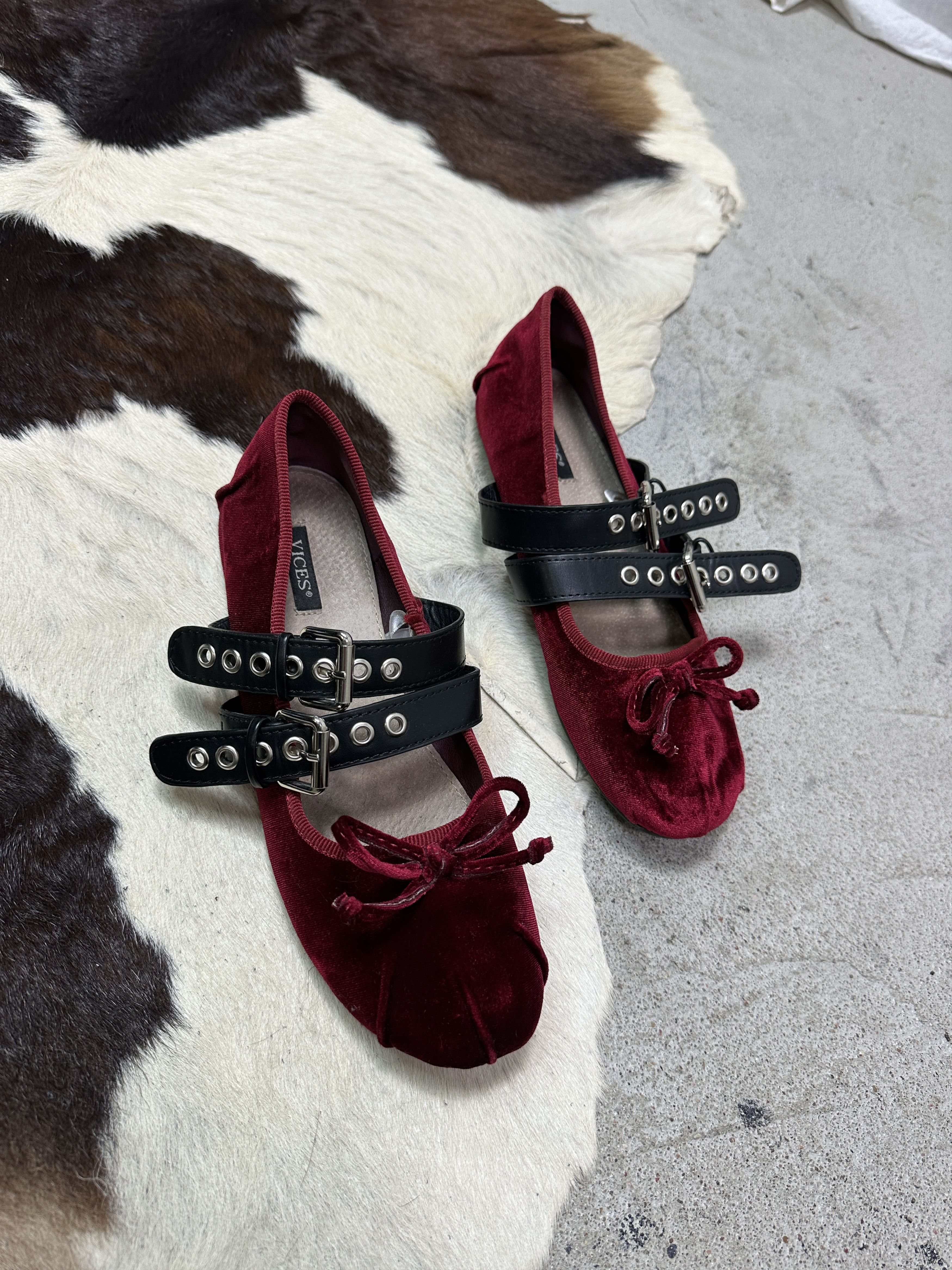 Vintage Vintage Avant Garde Leather Straped Ballet Flats Y2K Size US 8 / IT 38 - 1 Thumbnail