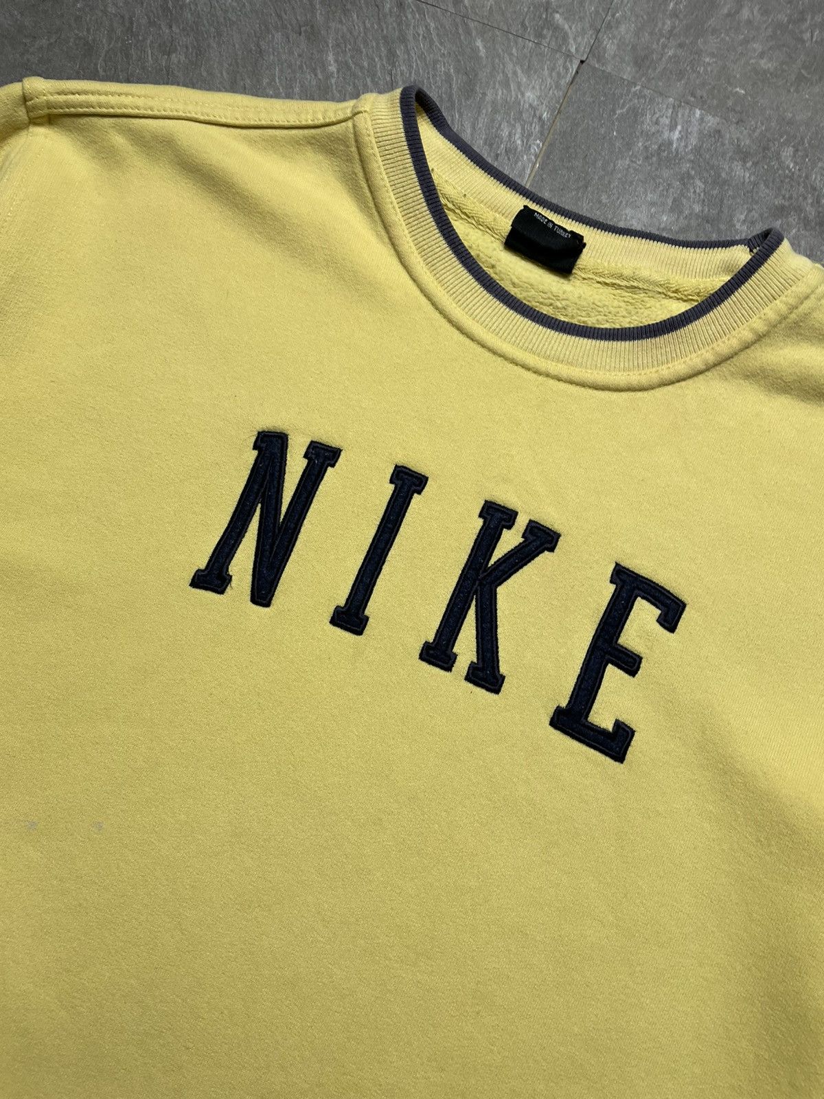 Nike Nike Vintage Sweatshirt Big Logo Boxy Cropped Japanese Y2K Size US S / EU 44-46 / 1 - 2 Thumbnail