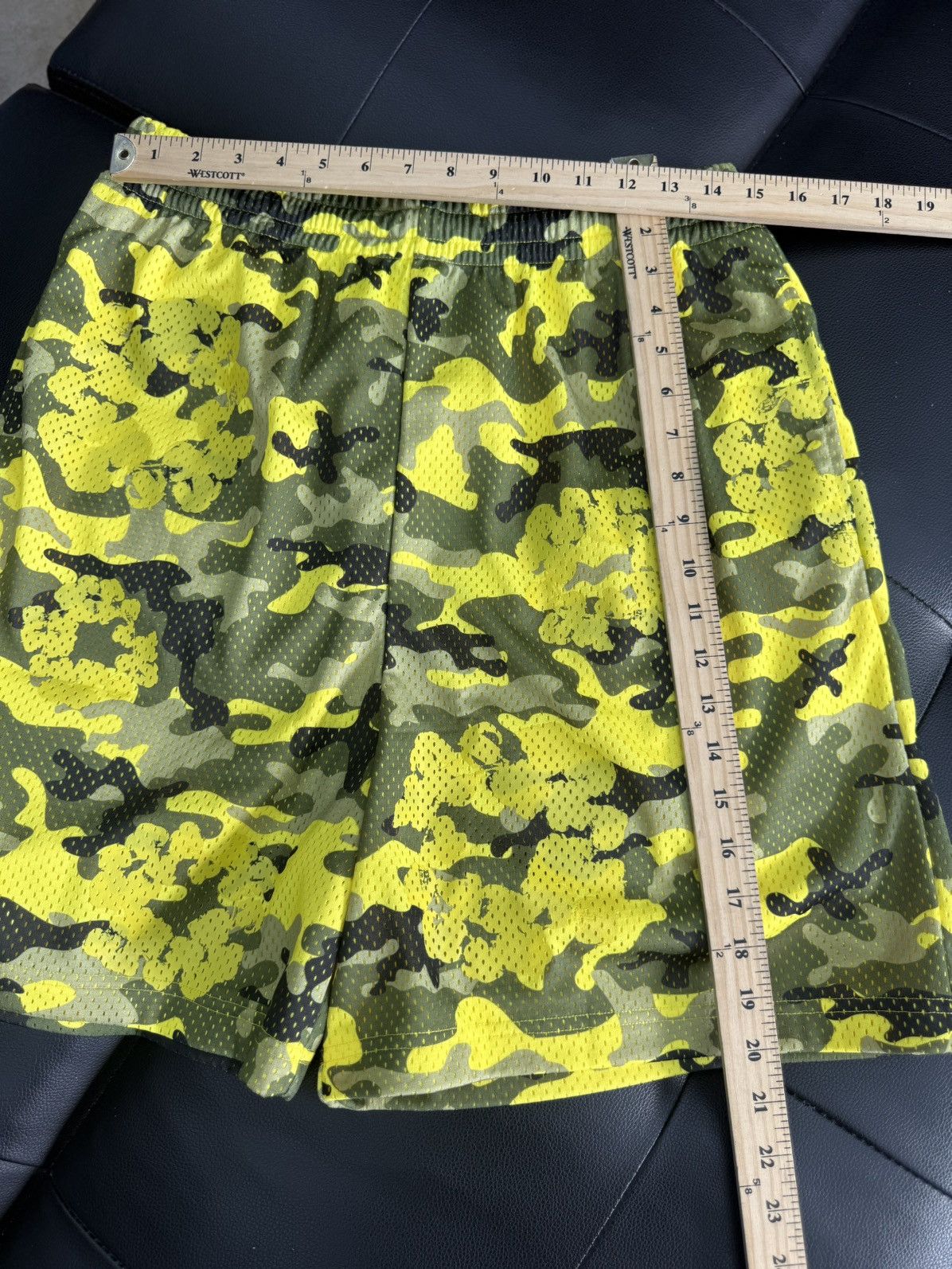 DENIM TEARS Denim Tears Mesh Summer Shorts Yellow Camo Size Medium (NEW) Size US 31 - 8 Thumbnail