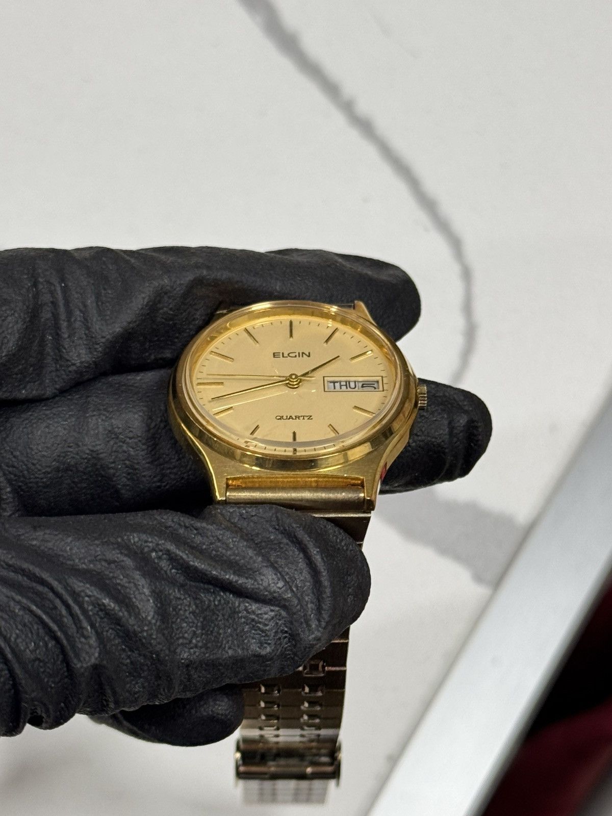 Other Vintage Elgin Day/Date Gold Tone Quartz Watch Size 34 - 10 Thumbnail