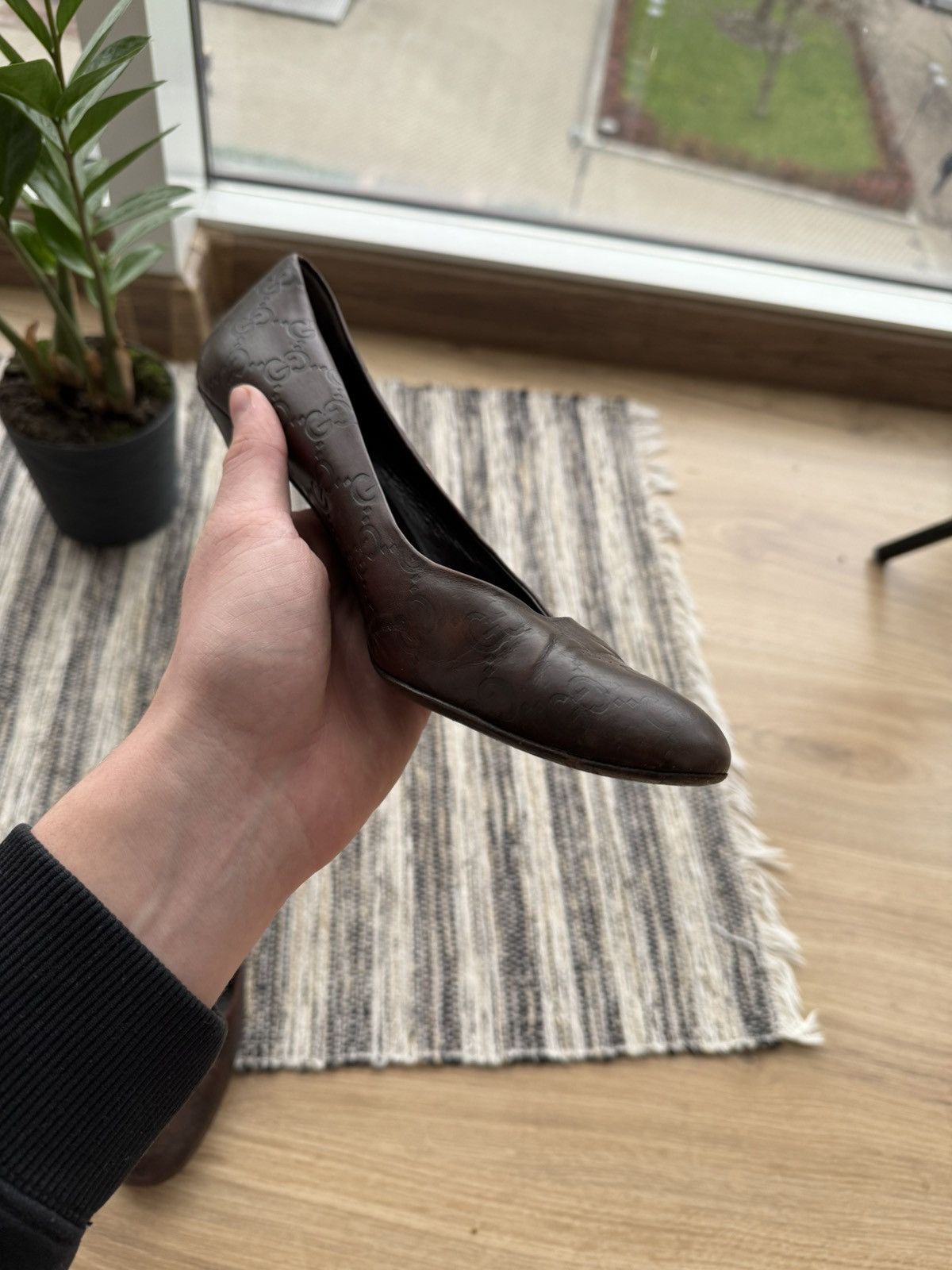 Gucci GUCCI VINTAGE 90s MONOGRAM LEATHER HEELS LOGO EMBOSSED WOMEN Size US 7 / IT 37 - 9 Thumbnail