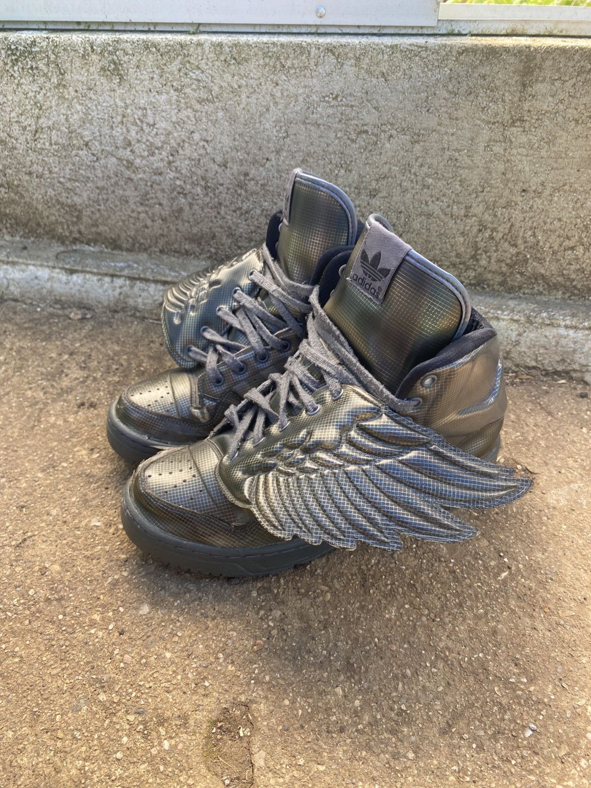 Adidas × Jeremy Scott 2008 Adidas x Jeremy Scott Angel wings Size US 6 / EU 39 - 2 Thumbnail