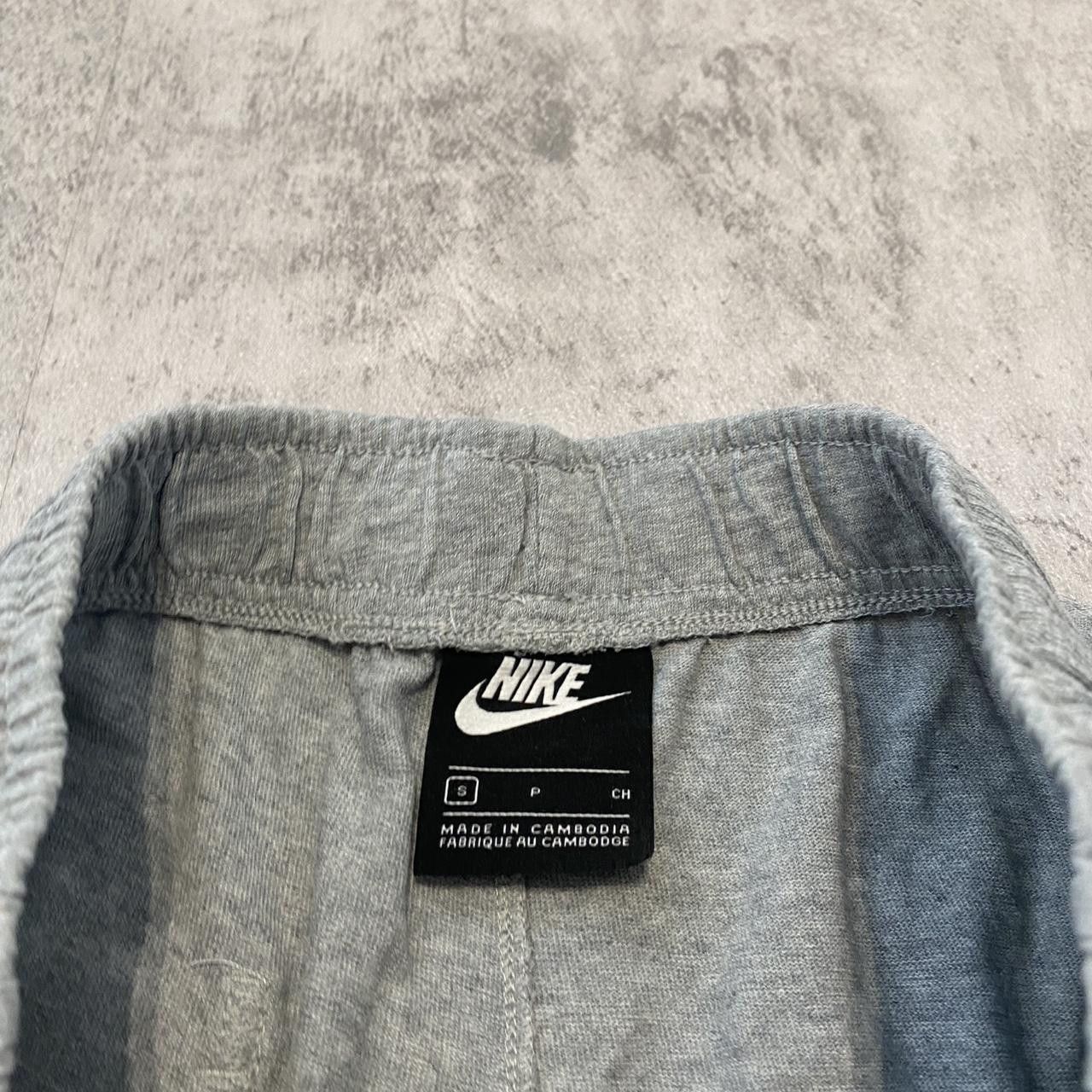 Nike Nike Shorts Sportswear Rap hip hop Summer Vacation Grey Size US 30 / EU 46 - 4 Thumbnail