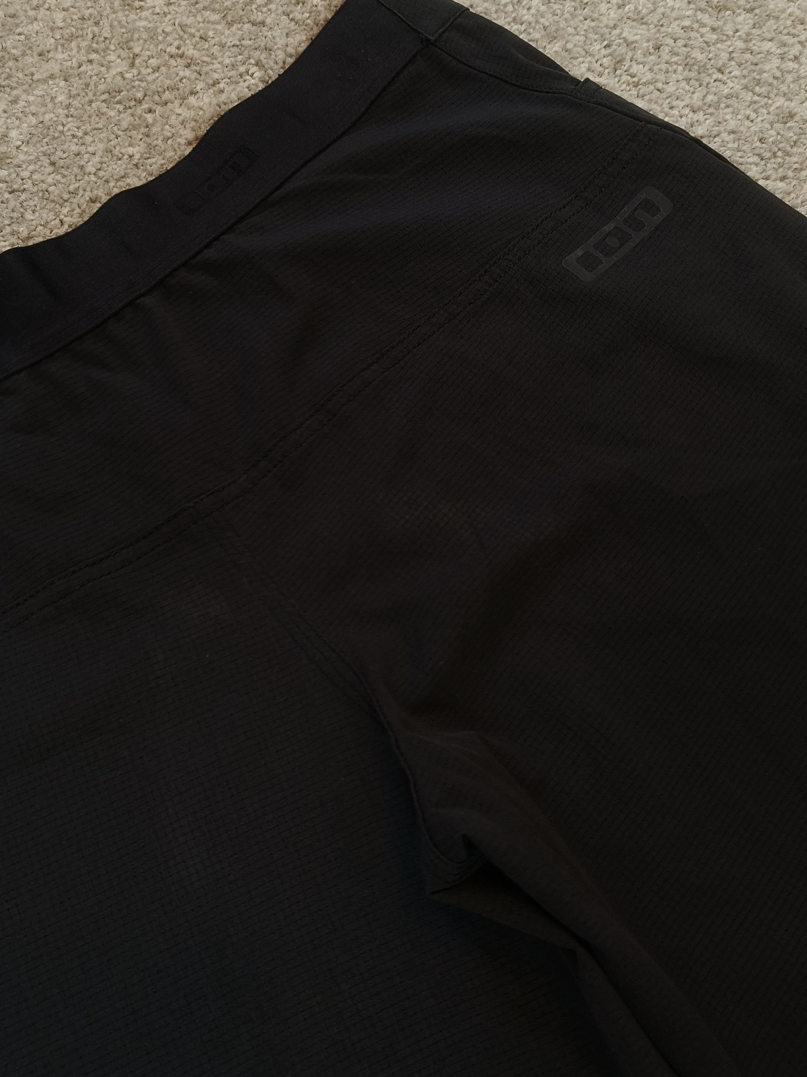 Other ION Surfing Elements Neo Black Wetsuit Shorts Size US 31 - 3 Thumbnail