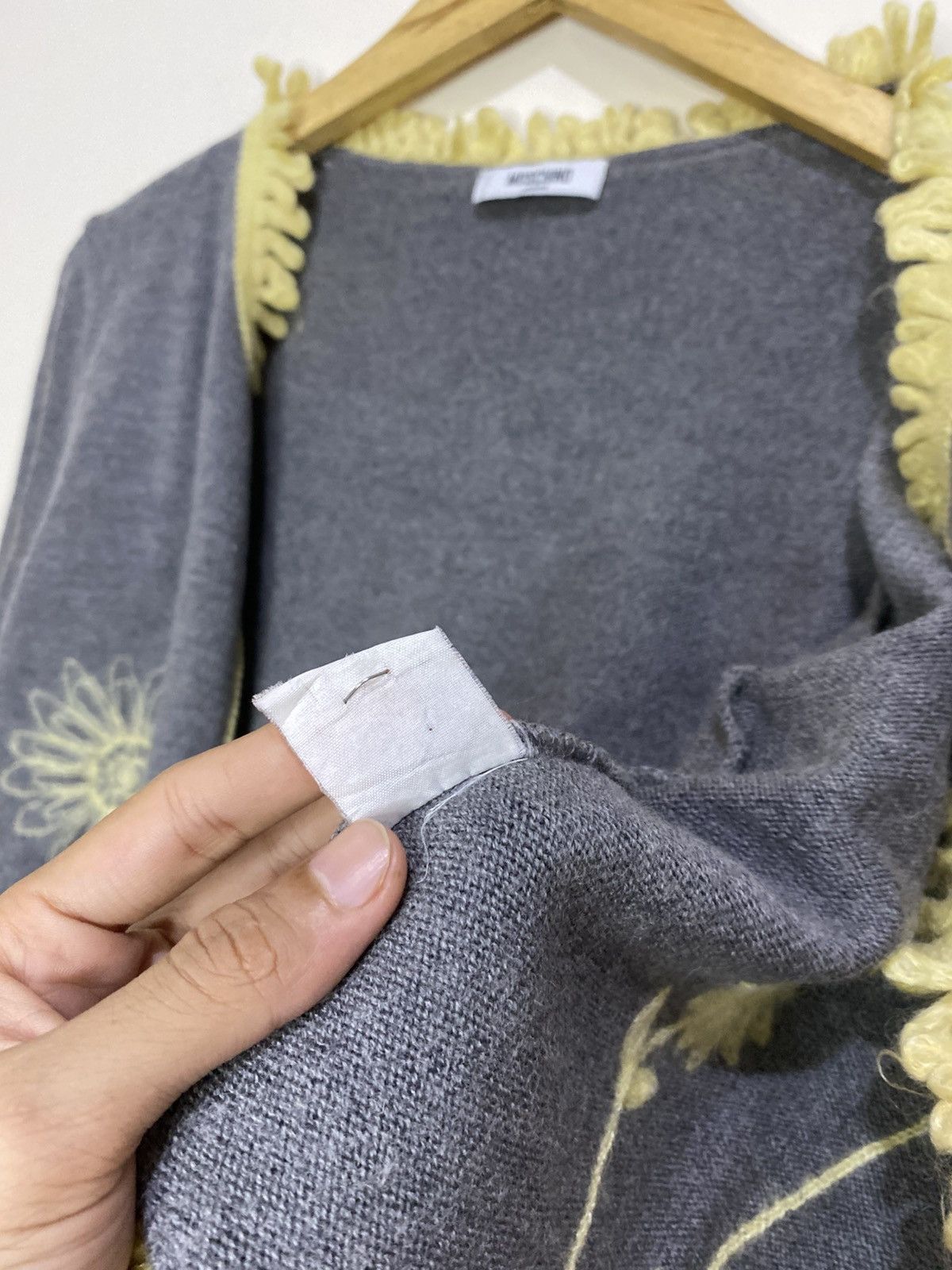 Moschino × Vintage Moschino Women’s Cardigan SunFlower Size M / US 6-8 / IT 42-44 - 9 Thumbnail