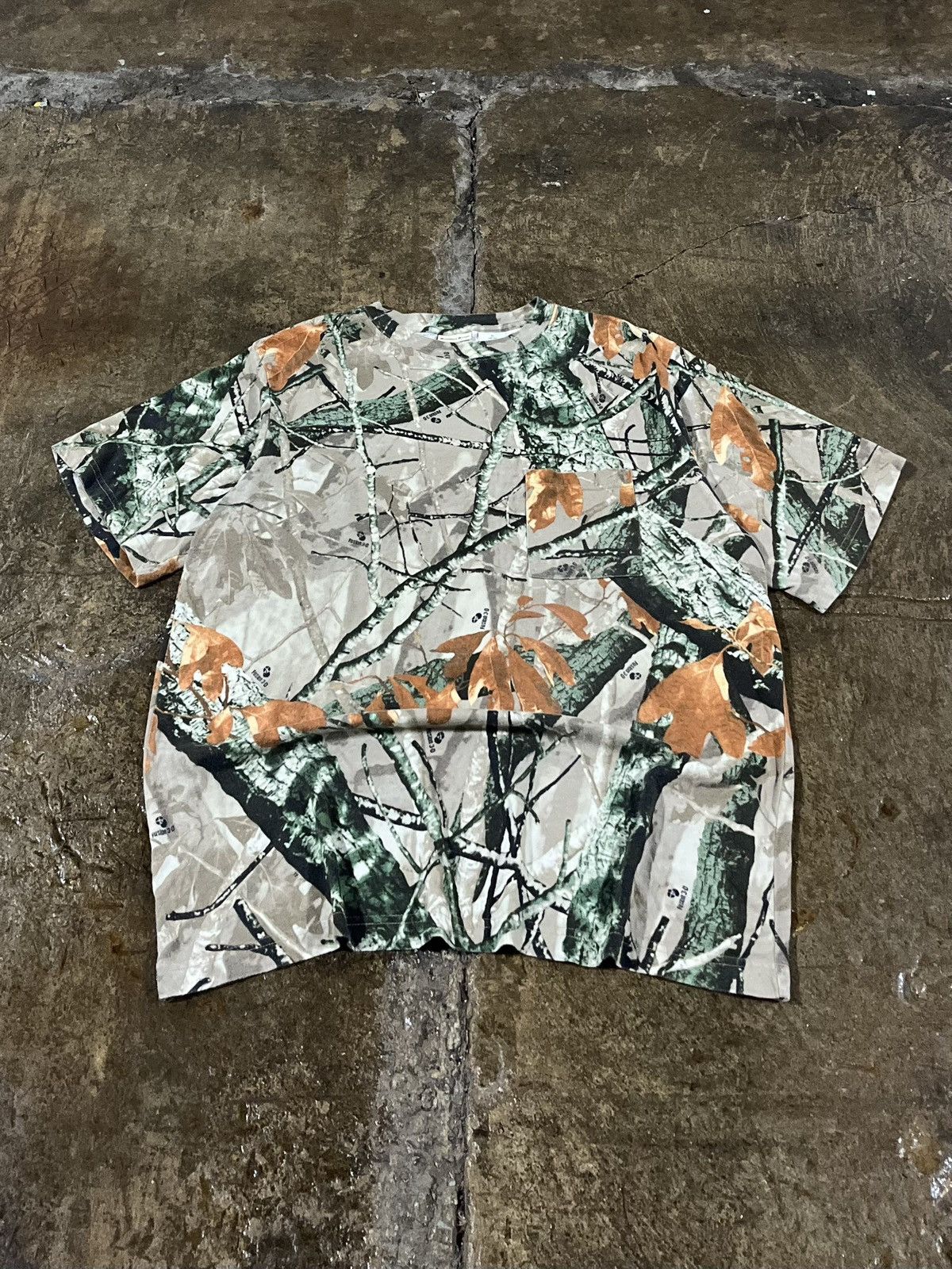 Carhartt × Vintage Crazy Y2K Camo Carhartt Style Realtree Essential Skater Tee Size US XL / EU 56 / 4 - 1 Thumbnail