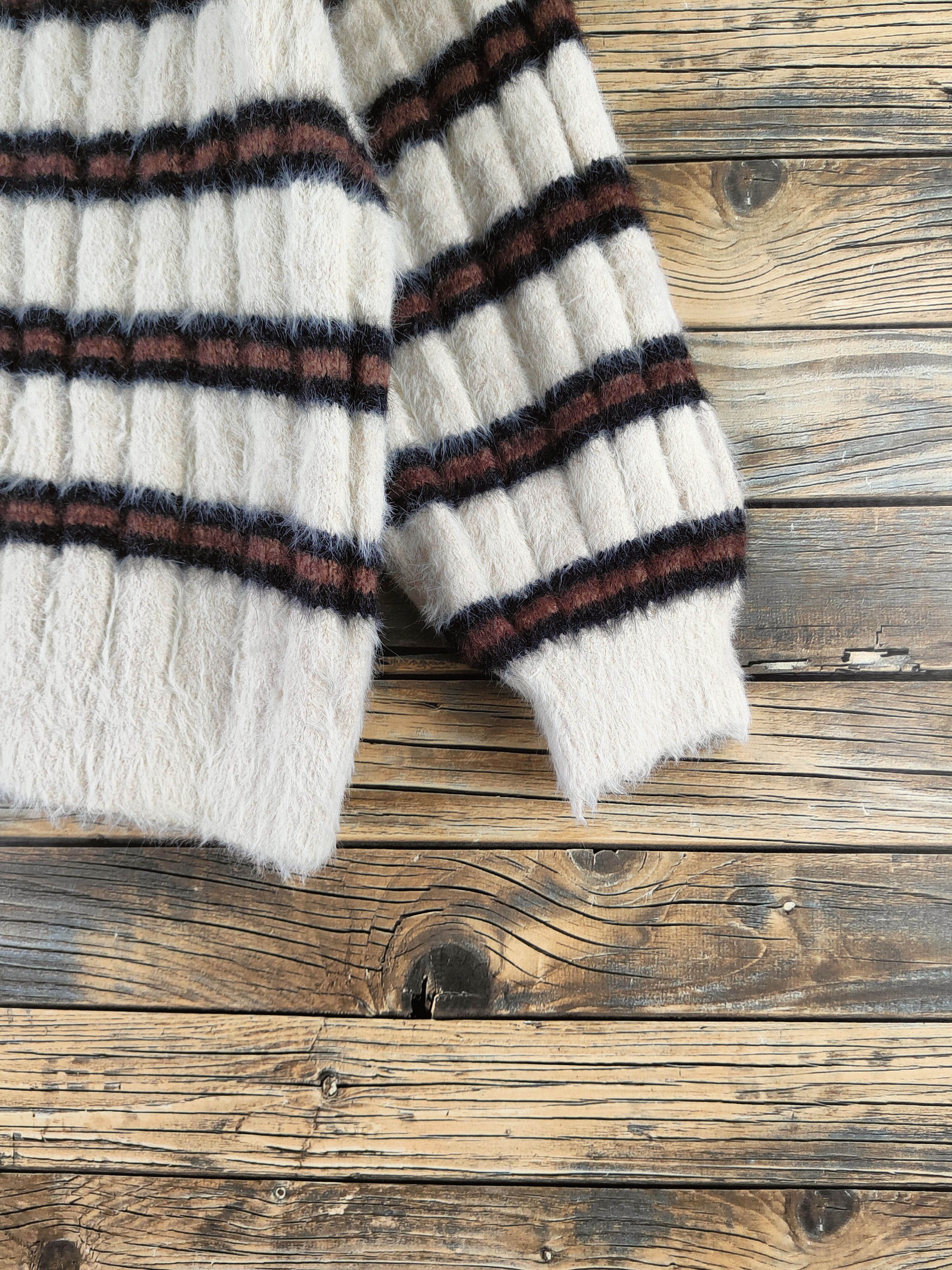 Japanese Brand DL Flove Beige Fur Mohair Knitwear #46-994 Size M / US 6-8 / IT 42-44 - 6 Thumbnail