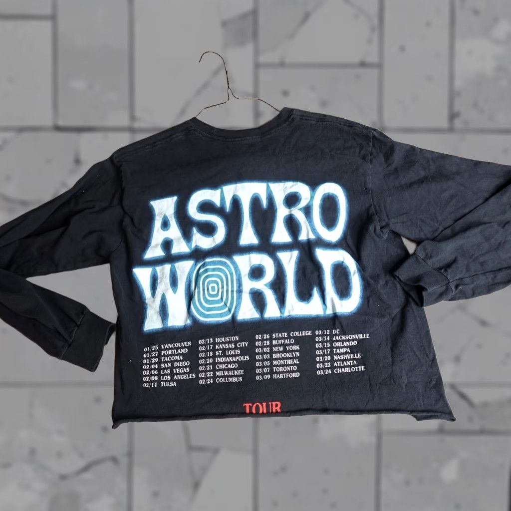Travis Scott Astroworld Womens Shirt Small Black Double Sided Cropped Tour 2019 Travis Scott Shirt Mens Womens Girls Size S / US 4 / IT 40 - 1 Thumbnail