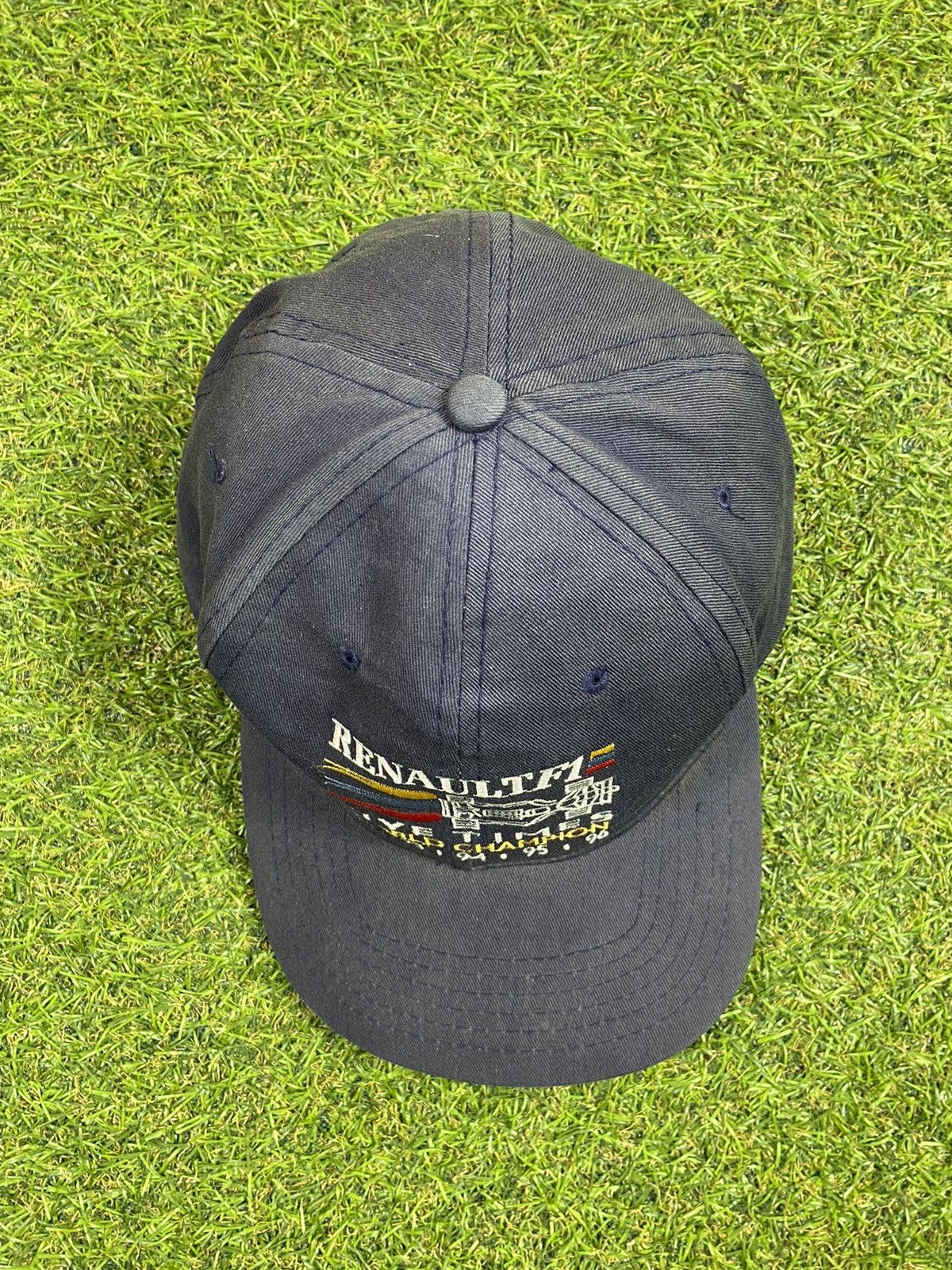 Formula 1 Vintage 90s Renault F1 cap sun faded streetwear big logo Size ONE SIZE - 3 Thumbnail