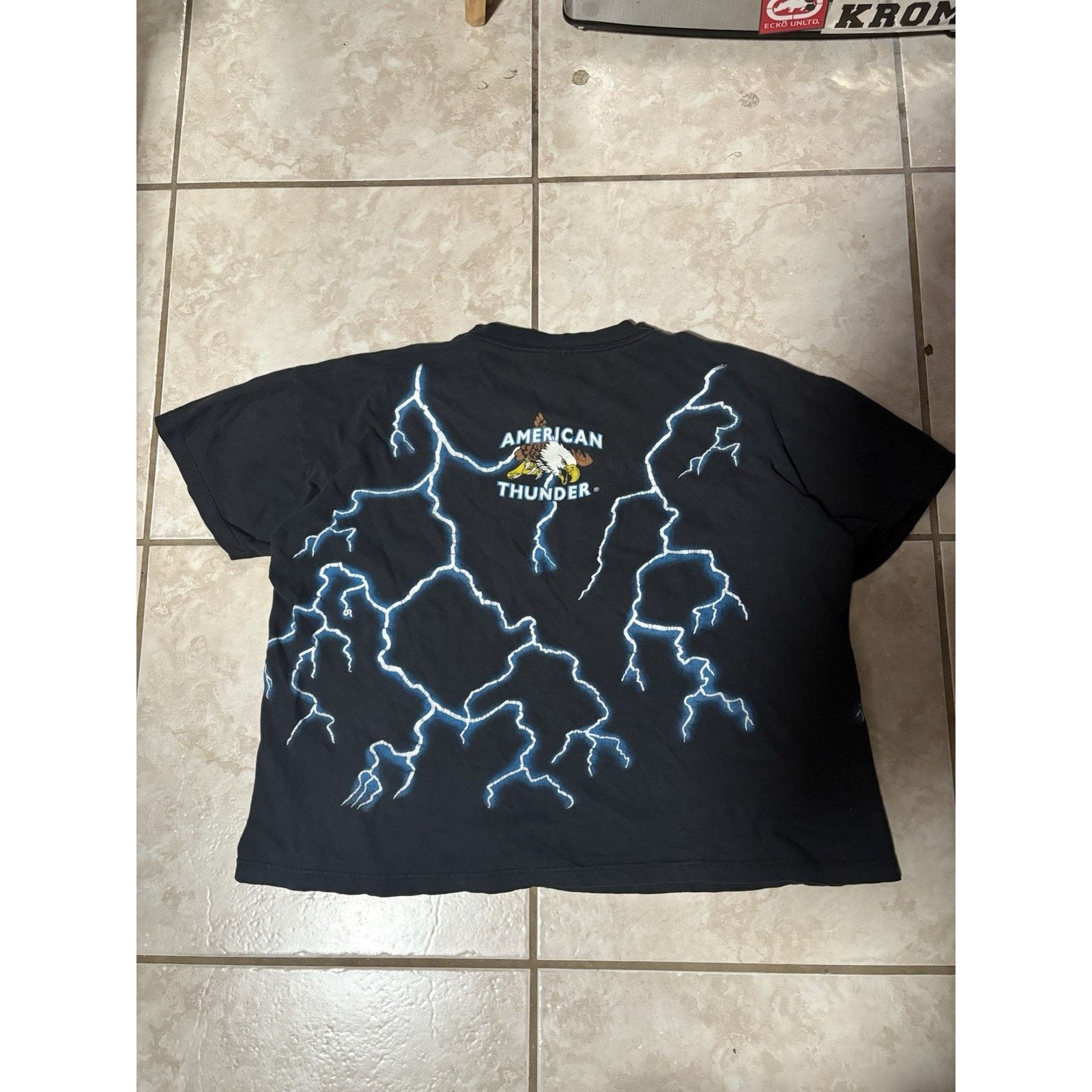 Vintage Vintage 90s American Thunder Only The Strong Wolf shirt Size US XL / EU 56 / 4 - 3 Thumbnail