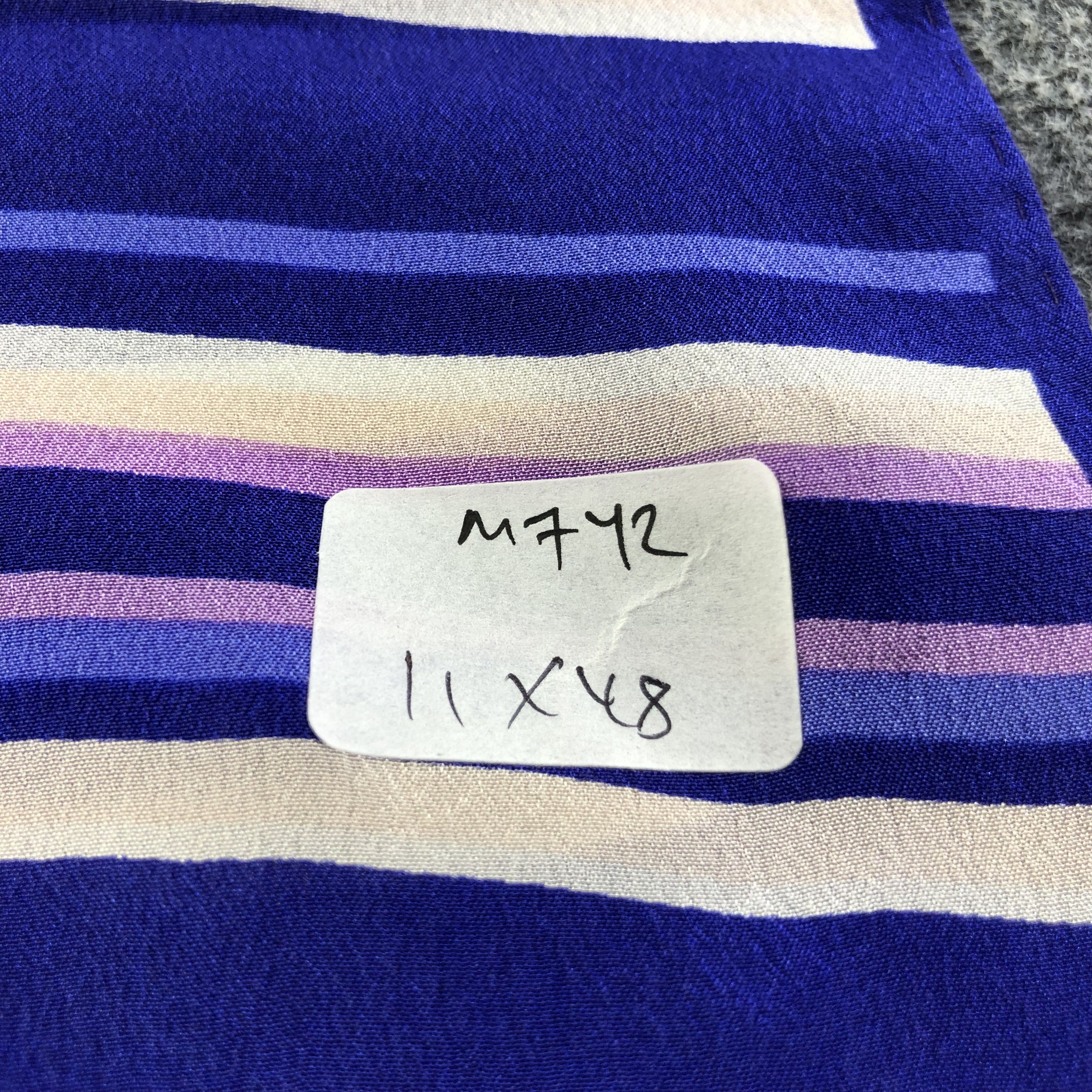 Vintage Vintage Luxury Hand Rolled Silk Stole Silk Scarf M742 Size ONE SIZE - 7 Thumbnail
