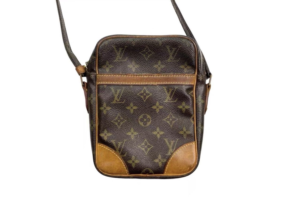 Louis Vuitton Louis Vuitton Monogram Vertical Single-Layer Camera Bag J31 Size ONE SIZE - 3 Thumbnail