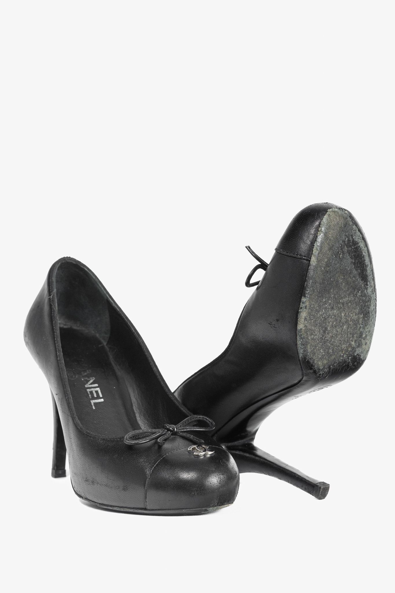 Chanel Chanel Black Leather CC-Cap-Toe Bow Pumps Size US 5.5 / IT 35.5 - 4 Thumbnail