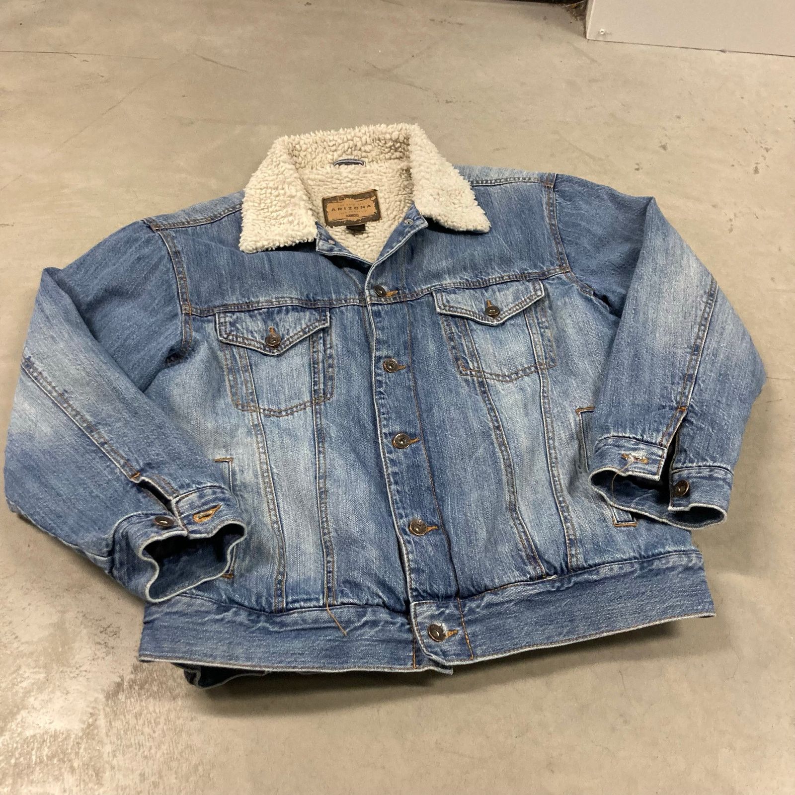 Vintage Vintage sherpa lined Arizona denim trucker jacket Size US L / EU 52-54 / 3 - 1 Thumbnail