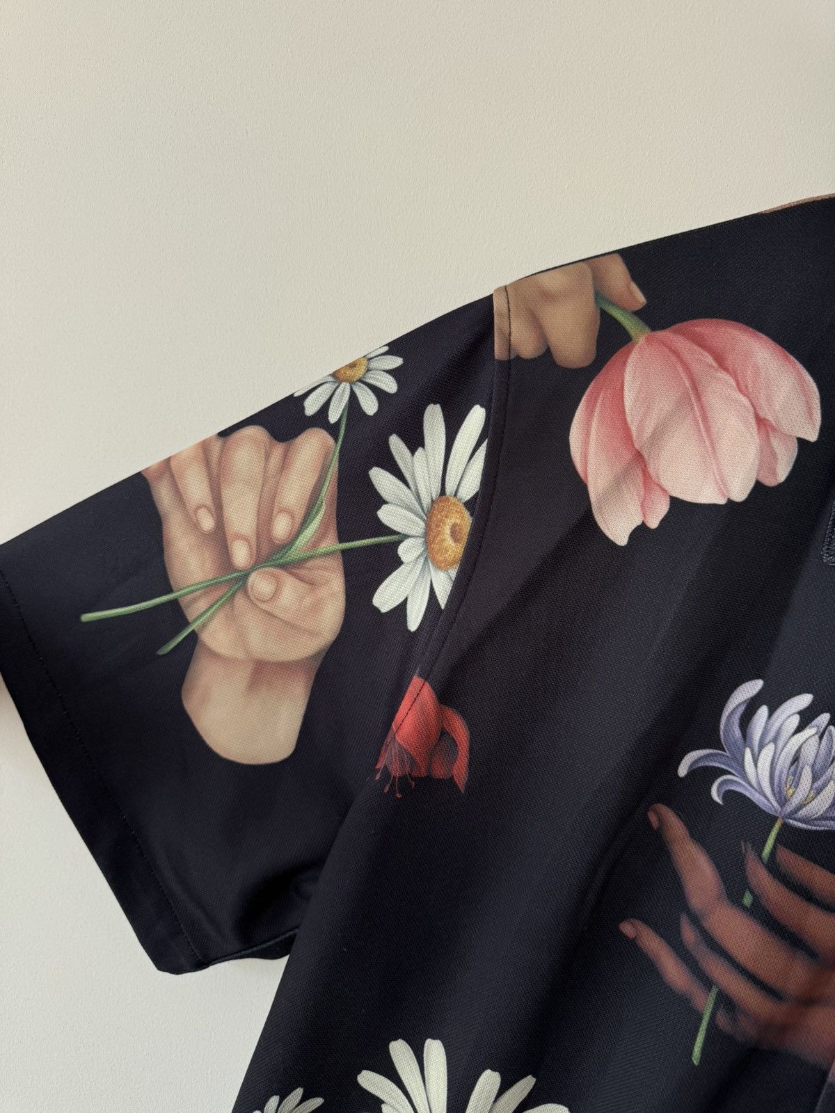 3.PARADIS 3.PARADIS 12 Ways Of Holding A Flower Shirt Size US M / EU 48-50 / 2 - 12 Thumbnail