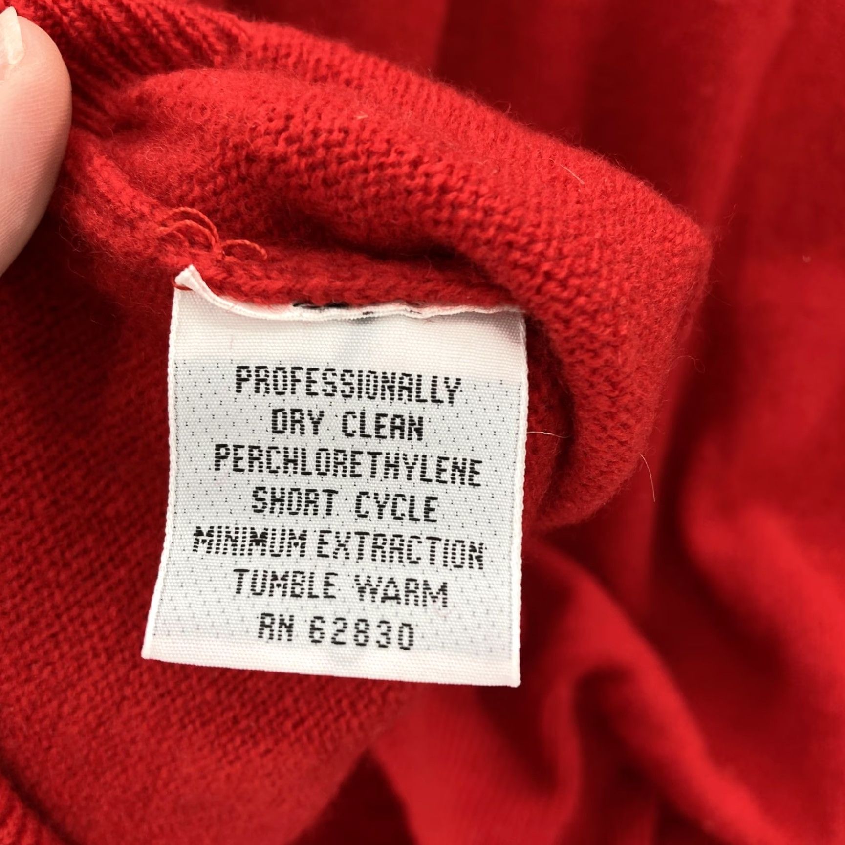 Lands' End VINTAGE Lands' End Sweater Mens Large Red V-Neck 100% Lambswool Pullover England Size US L / EU 52-54 / 3 - 5 Thumbnail
