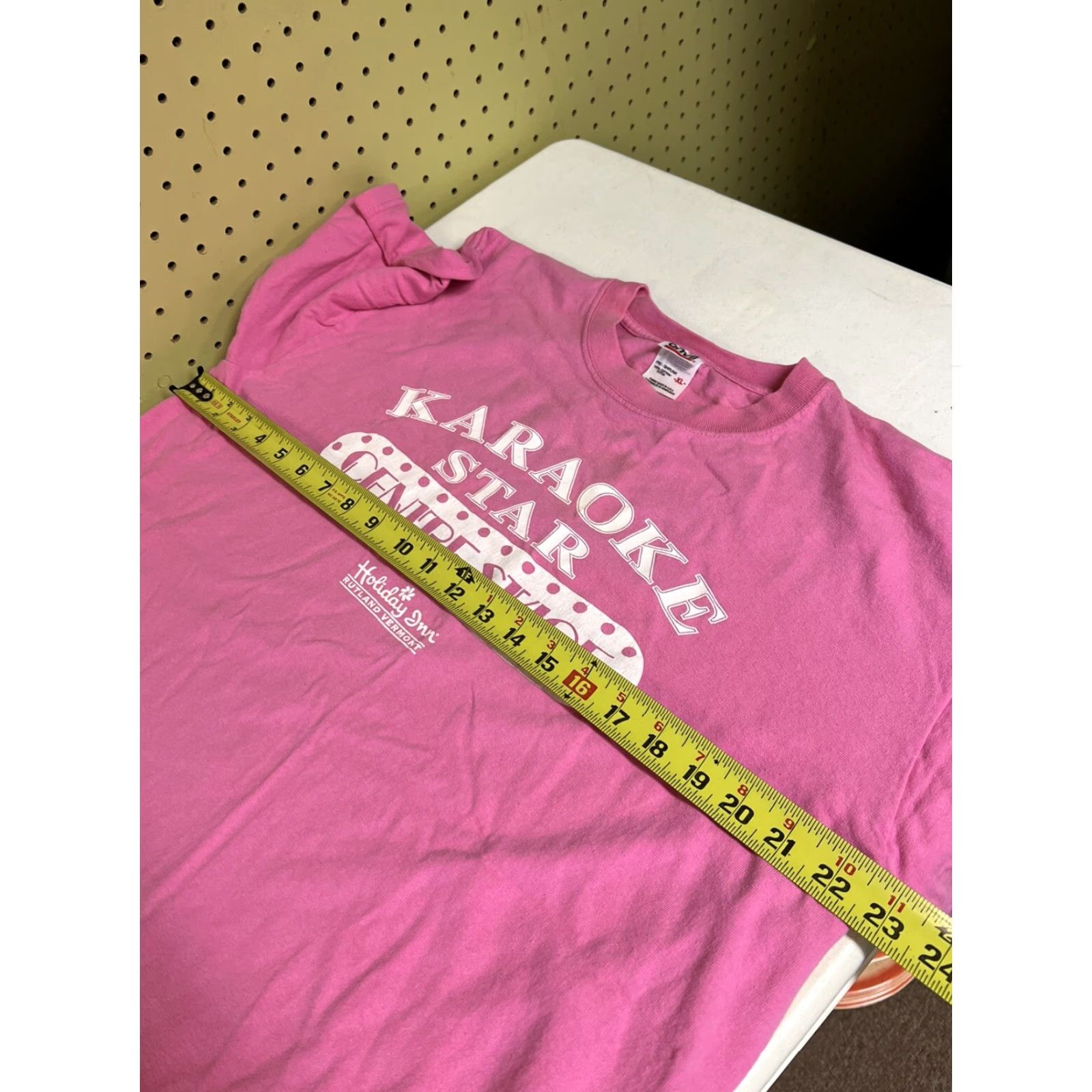 Pinko VINTAGE Holiday Inn Rutland VT Karaoke T-Shirt Short Sleeve Shirt Womens XL Pink Modern Classic Crew Neck Size XL / US 12-14 / IT 48-50 - 5 Thumbnail