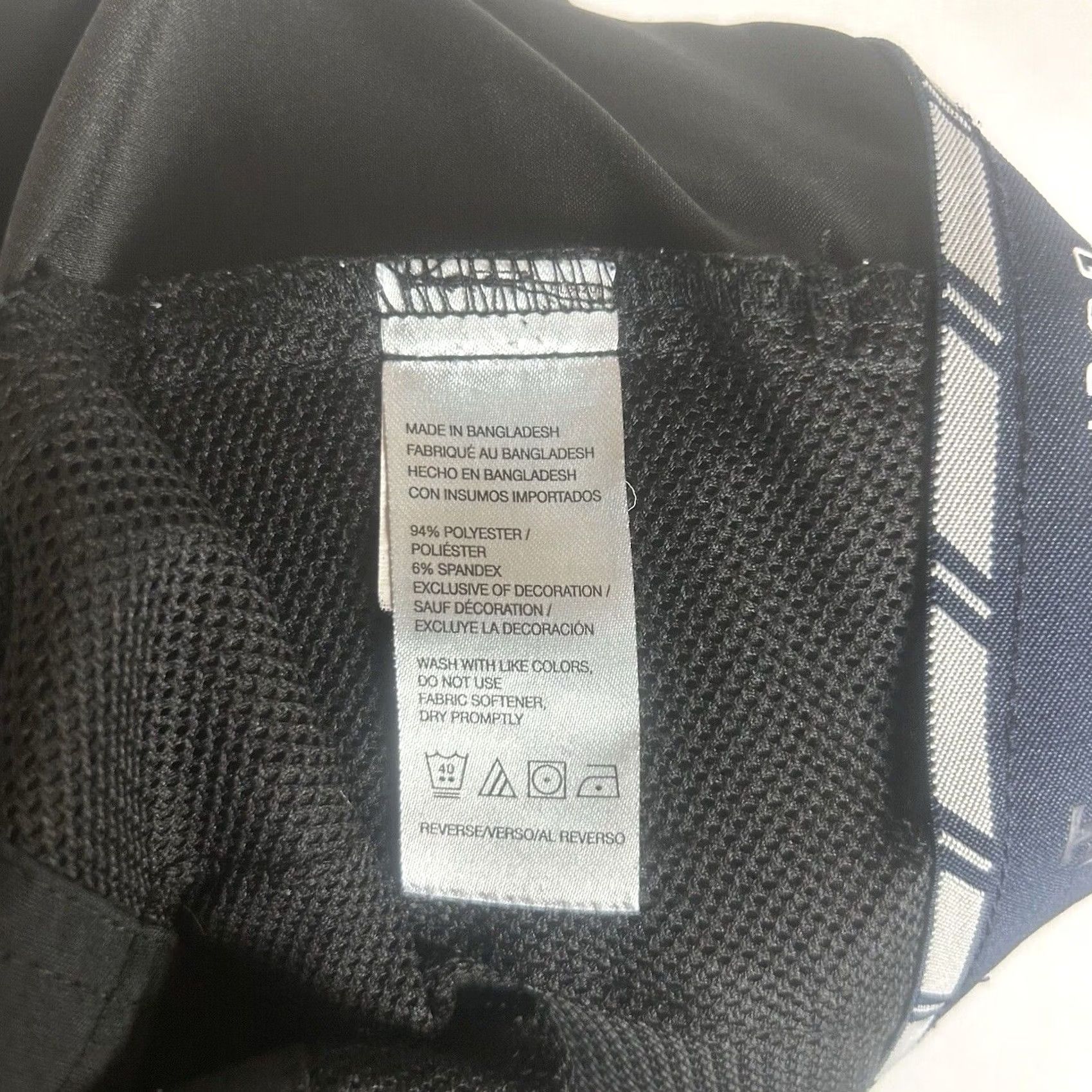 Izod Izod Golf Shorts Mens 44 Black Chino Straight Knit Lightweight Pocket Slit Front Flat Front Belt Loops 6in Inseam Casual Size US 44 / EU 60 - 5 Thumbnail