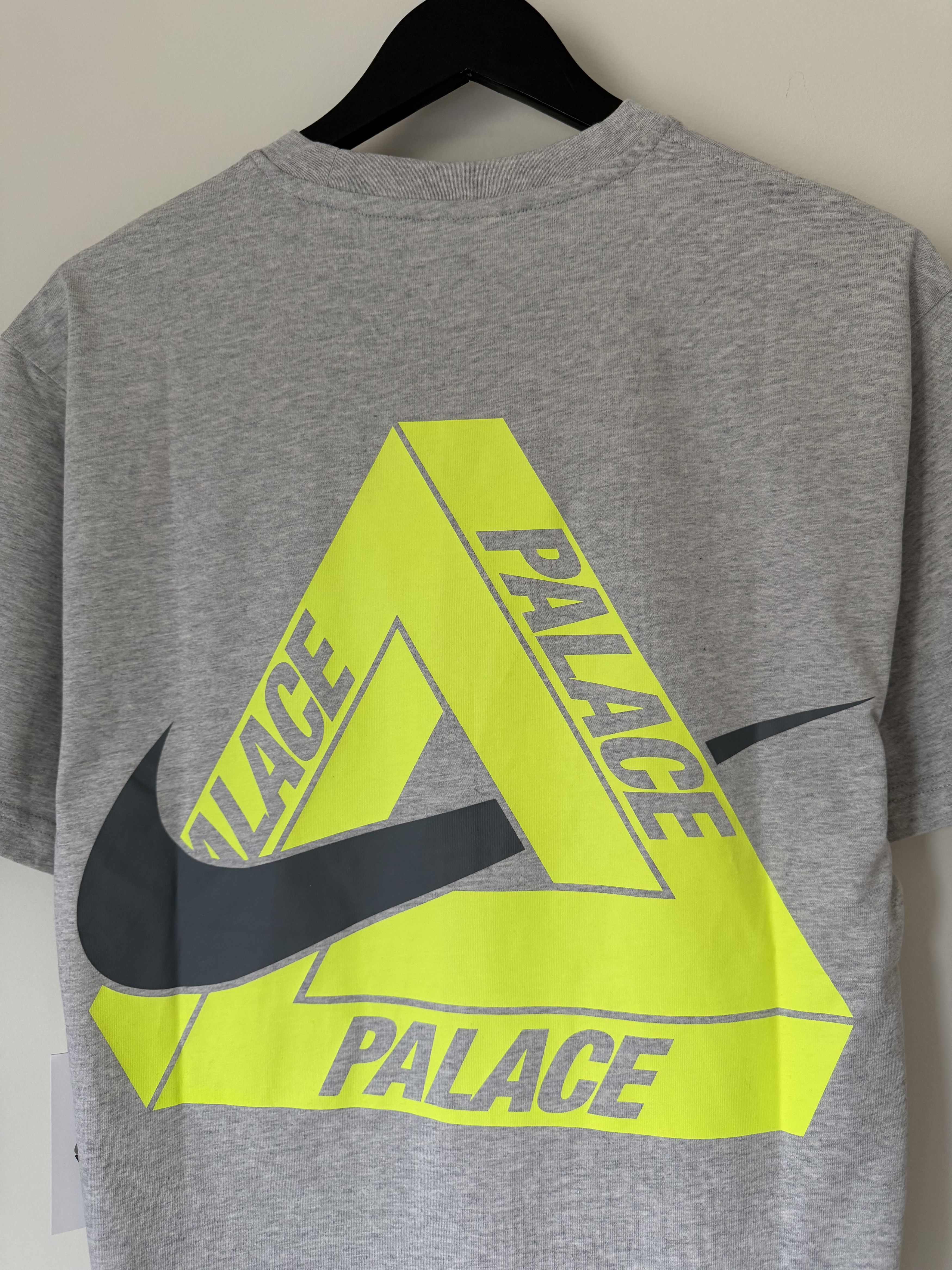 Palace Palace Nike Tri Swoosh Tee in Gray Size US S / EU 44-46 / 1 - 2 Thumbnail