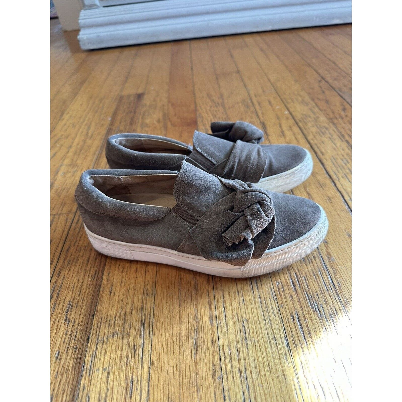 Other Sesto Meucci Suede Sneaker Bow Dark Taupe Slip On Size 8M Size US 8 / IT 38 - 1 Thumbnail