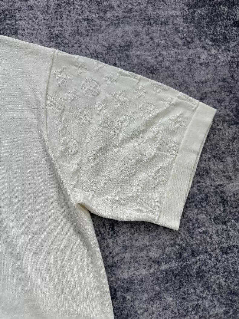 Louis Vuitton Louis Vuitton White arm embossed full print knitted short Size US XL / EU 56 / 4 - 6 Thumbnail