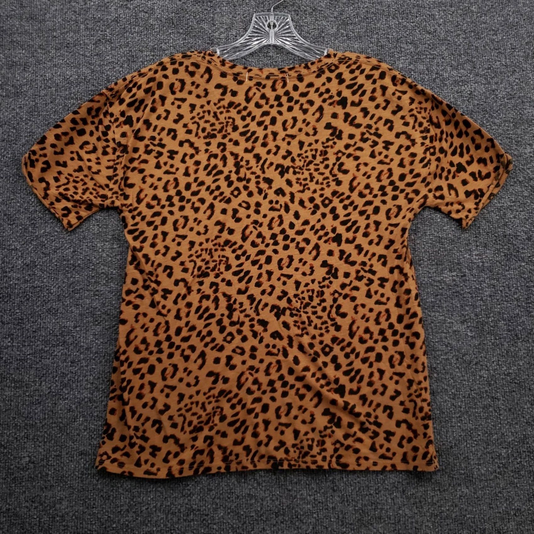 Vintage We The Free Clarity T Shirt Womens XS Brown Leopard Print Short Sleeve Pullover Round Neck Casual Basic Fashion Knit Top Mens Womens Girls Boys Size XS / US 0-2 / IT 36-38 - 2 Thumbnail