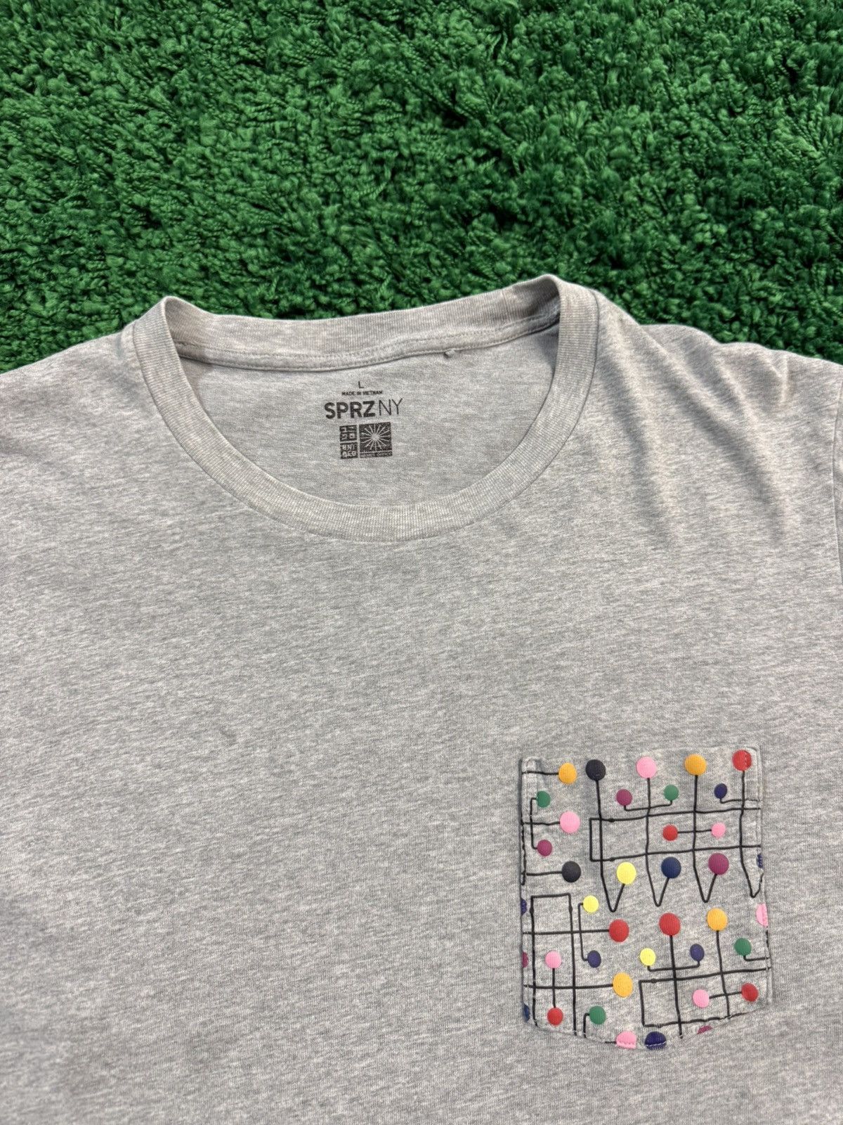 Uniqlo Uniqlo x Eames x SPRZNY Mid Century Pocket Dot Tee Large Size US L / EU 52-54 / 3 - 2 Thumbnail
