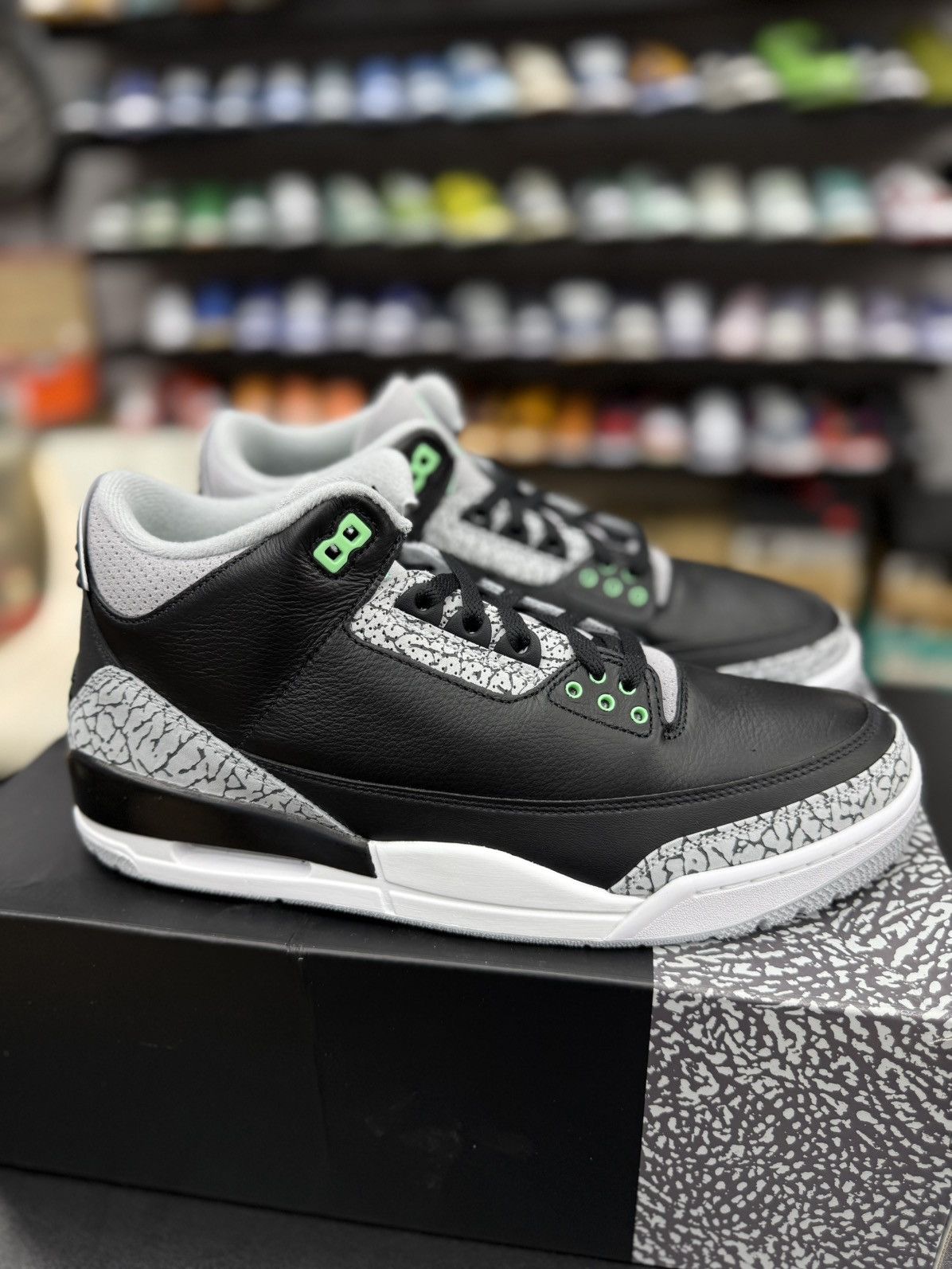 Jordan Brand Jordan 3 Green Glow Size (12) Brand New Size US 12 / EU 45 - 1 Thumbnail