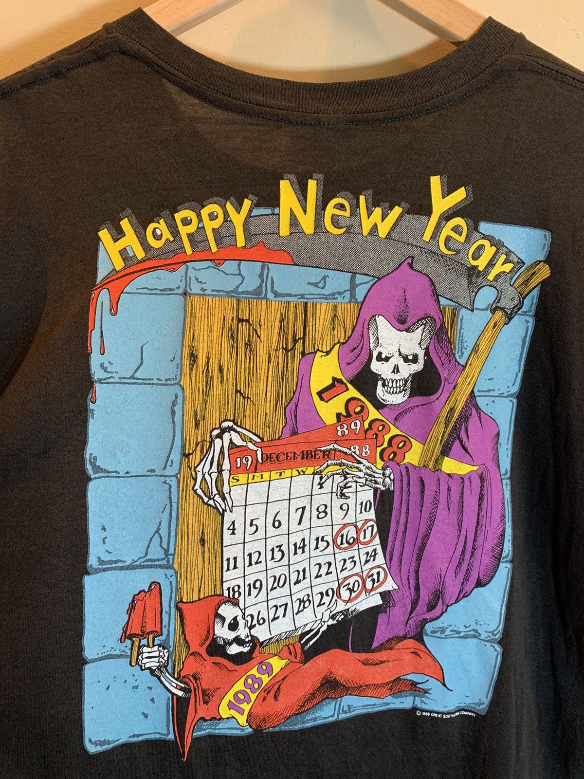 Band Tees × Vintage *RARE* Vintage 80s Y&T Happy New Year Grim Reaper Band Shirt Size US XL / EU 56 / 4 - 4 Thumbnail
