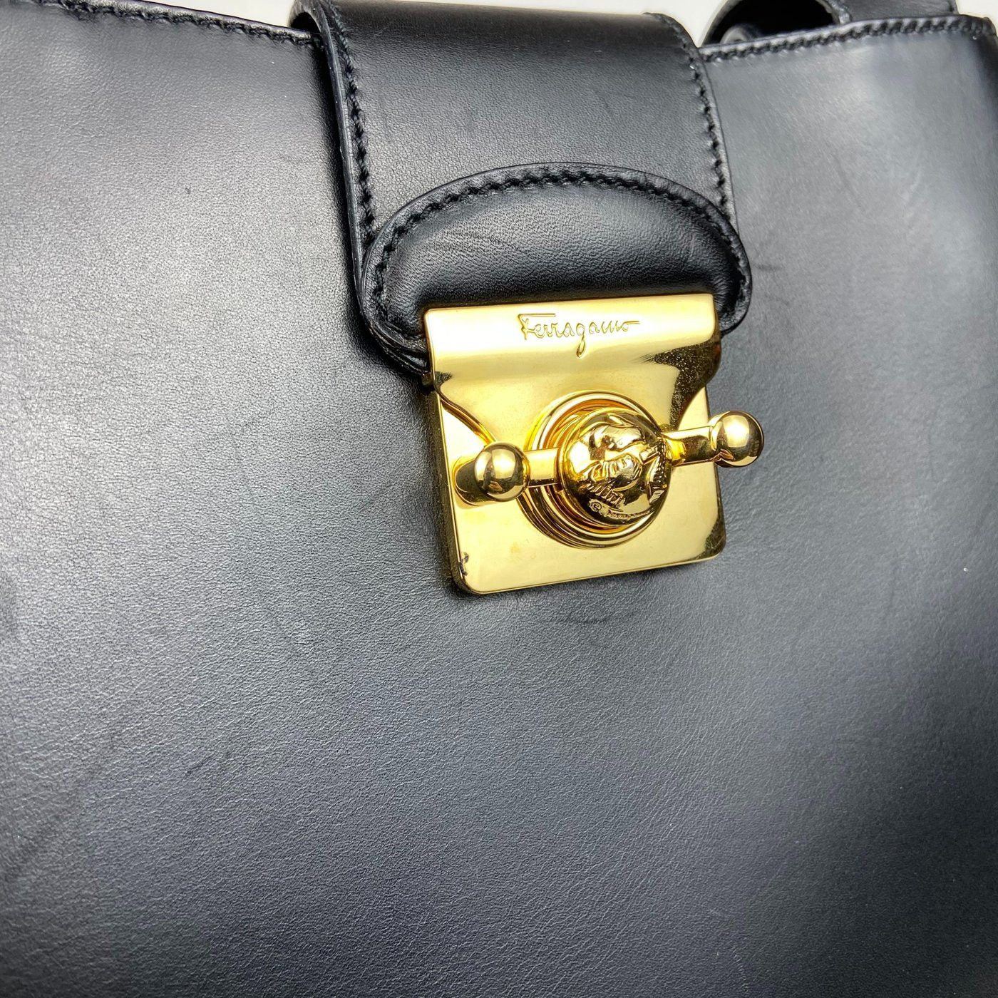 Salvatore Ferragamo Salvatore Ferragamo Gancini Black Bucket Shoulder Bag Size ONE SIZE - 16 Thumbnail