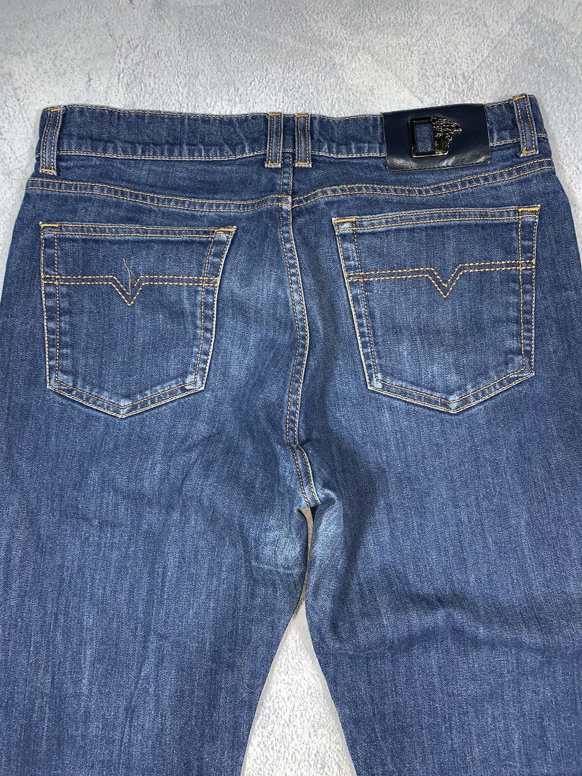 Versace Jeans Couture Vintage Y2K Versace faded straight denim jeans 32 Size US 32 / EU 48 - 3 Thumbnail