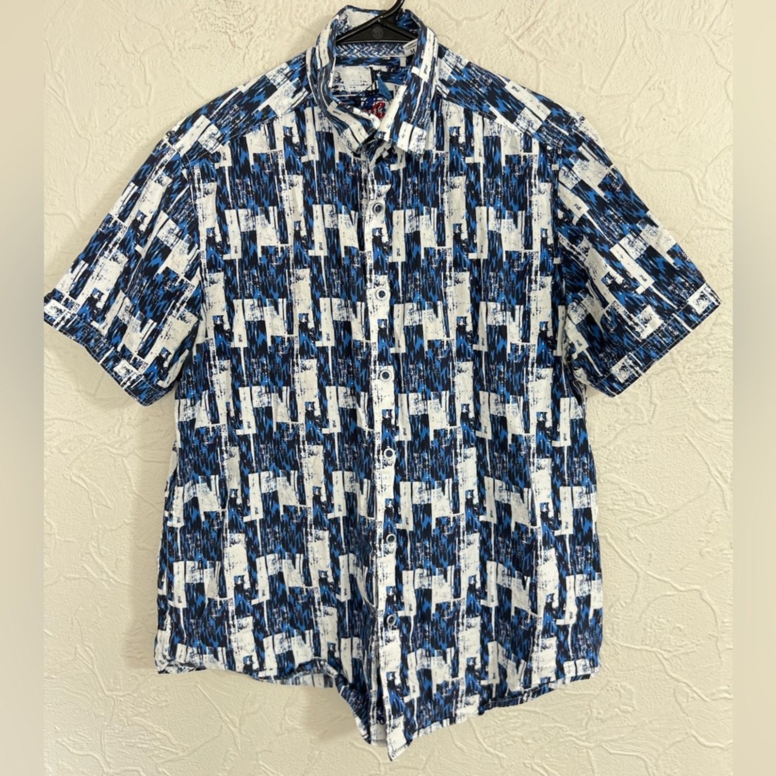Robert Graham Robert Graham LAVETA Short Sleeve Large $178 Classic Fit Size US M / EU 48-50 / 2 - 3 Thumbnail