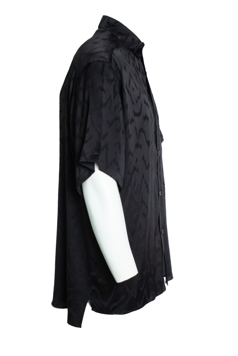 Saint Laurent Paris Saint Laurent, Short sleeve satin zig zag shirt Size US S / EU 44-46 / 1 - 4 Thumbnail