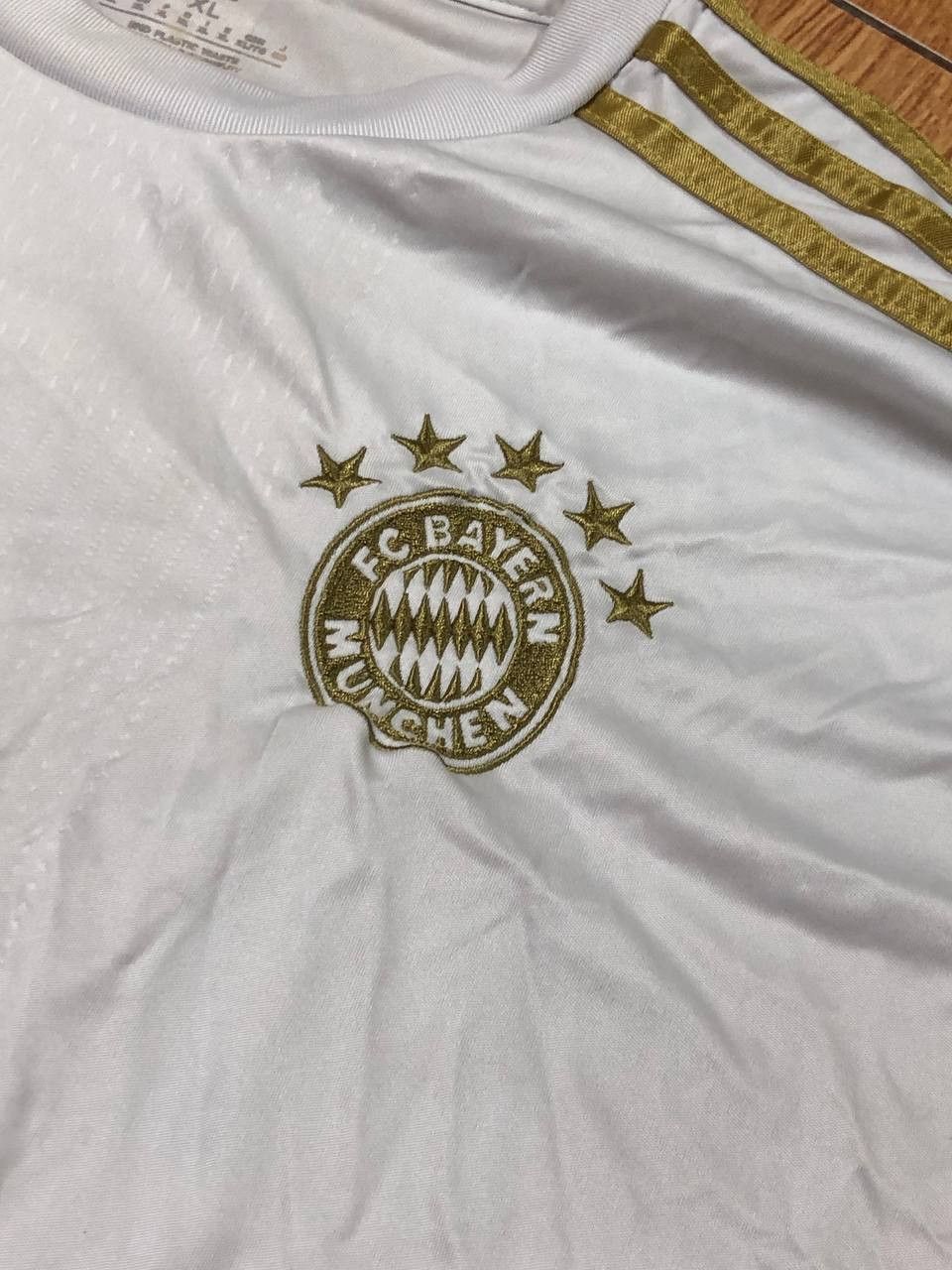 Adidas Jerseys Adidas T-Shirt Y2K Vintage F.C. BAYERN MUNCHEN Size US XL / EU 56 / 4 - 8 Thumbnail