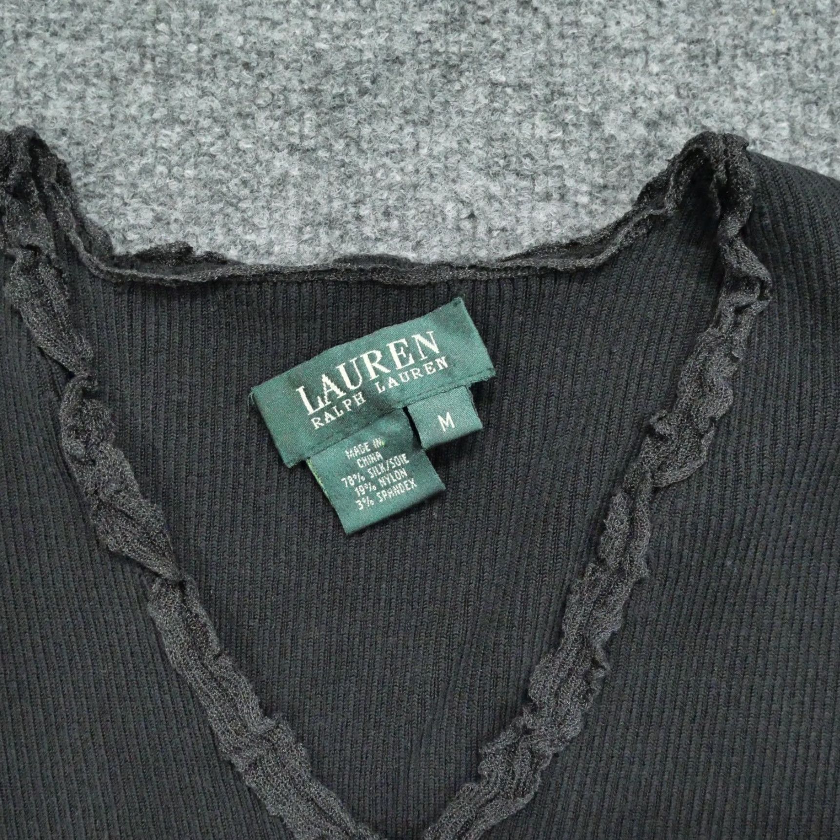 Ralph Lauren VINTAGE Ralph Lauren Shirt Top Womens Medlium Black Silk Blend Sleeveless Y2K Size M / US 6-8 / IT 42-44 - 3 Thumbnail