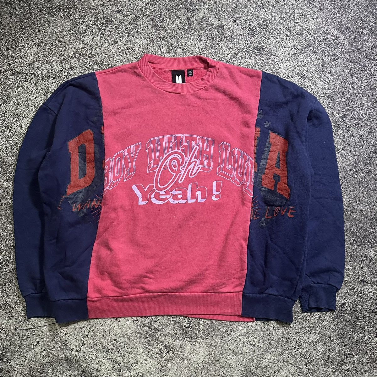 Band Tees BTS Official Sweatshirt "BOY WITH LUV" Size XL / US 12-14 / IT 48-50 - 1 Thumbnail
