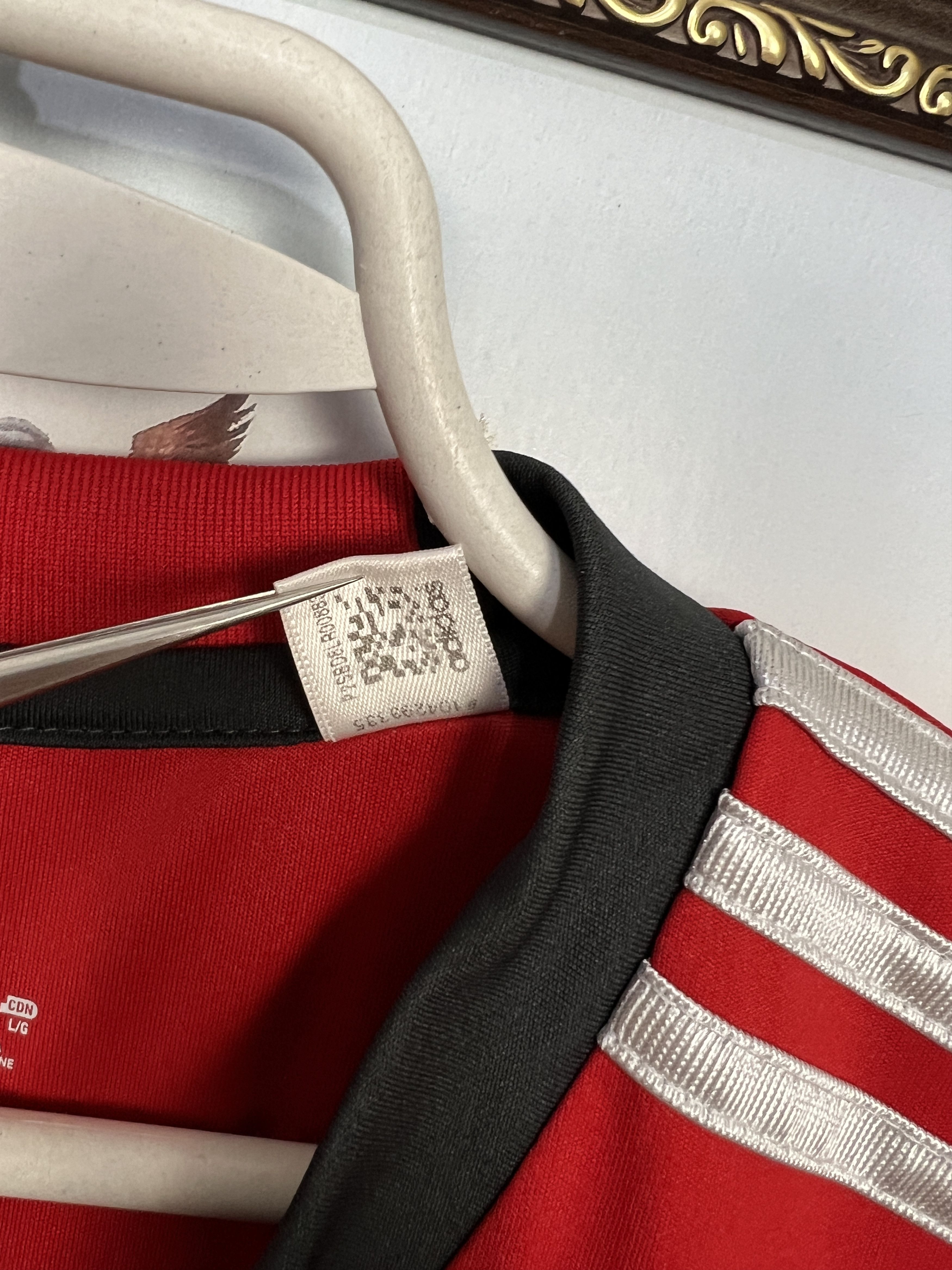 Adidas Vintage Adidas Liverpool Football Train Shirt Soccer Mens Size US L / EU 52-54 / 3 - 8 Thumbnail