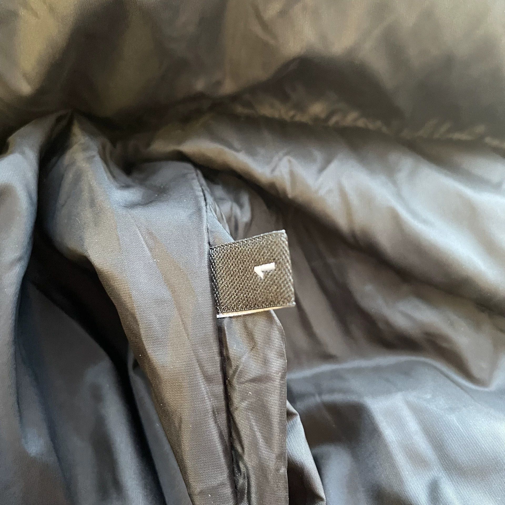 Moncler Moncler Wmns Red Ski Hooded Jacket 1 Rt arm flaw Size XS / US 0-2 / IT 36-38 - 7 Thumbnail