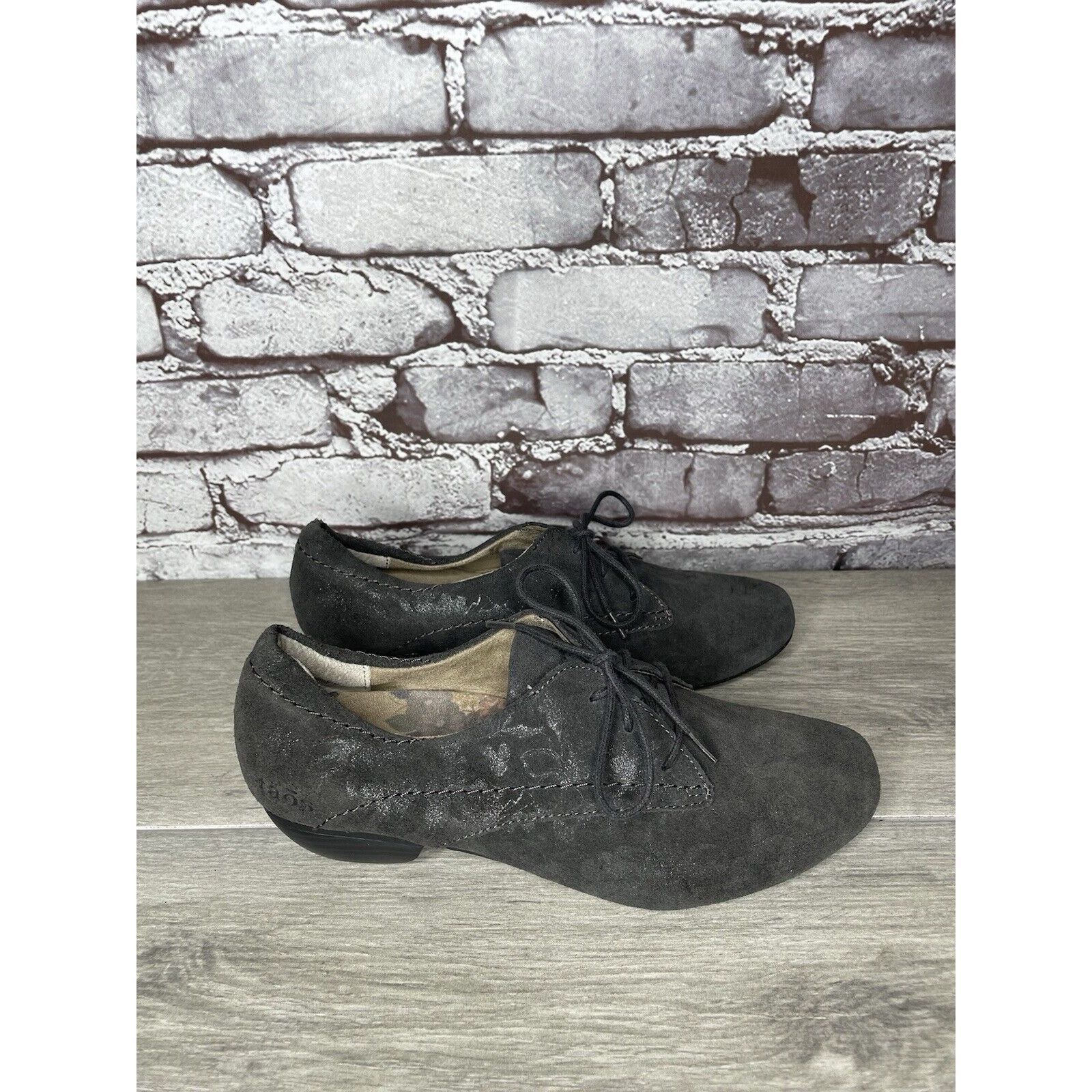 Other Taos Gray Suede Cobbler Lace Up Oxford Metallic Floral Women Size US 7.5 / IT 37.5 - 18 Thumbnail