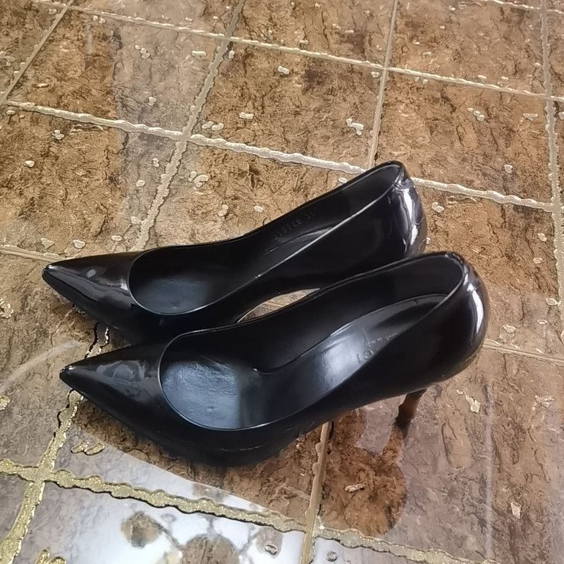 Gucci Gucci Black High Heels for Elegant Occasions - Size US 6 / EU 39 - 1 Thumbnail