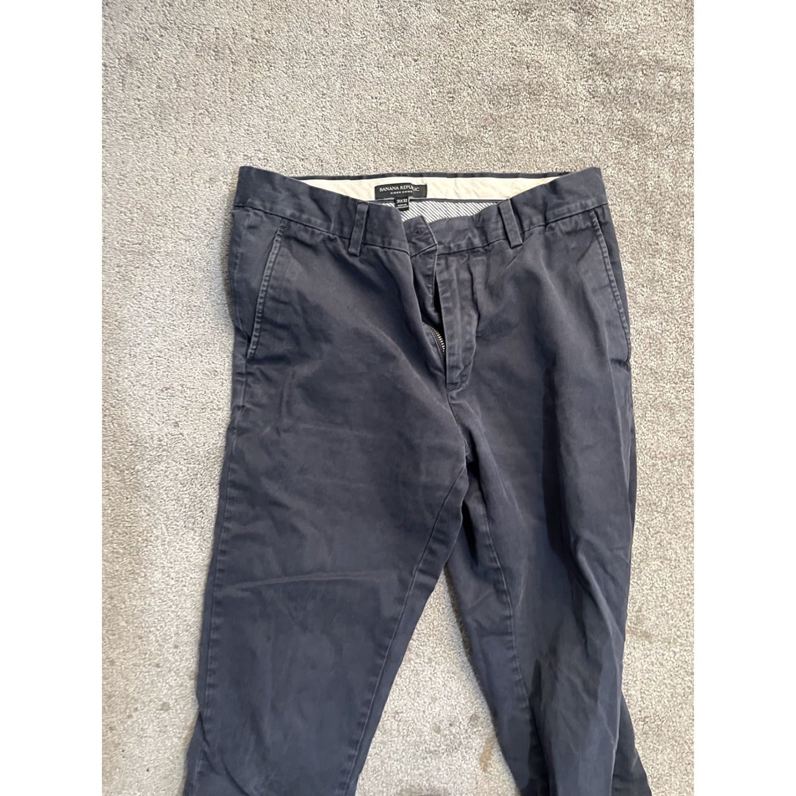 Banana Republic BANANA REPUBLIC Aiden Chino Pants Blue Solid Mens 31x32 Cotton Blend Distressed Casual Straight Front Zip Ordinary? Size US 31 - 4 Thumbnail