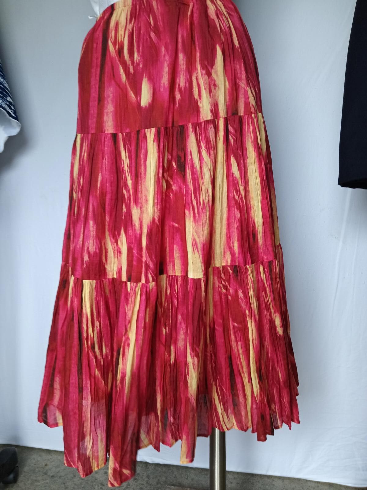 Jones New York Beautiful Tiered Maxi Skirt by Jones New York Size 27" / US 4 / IT 40 - 2 Thumbnail