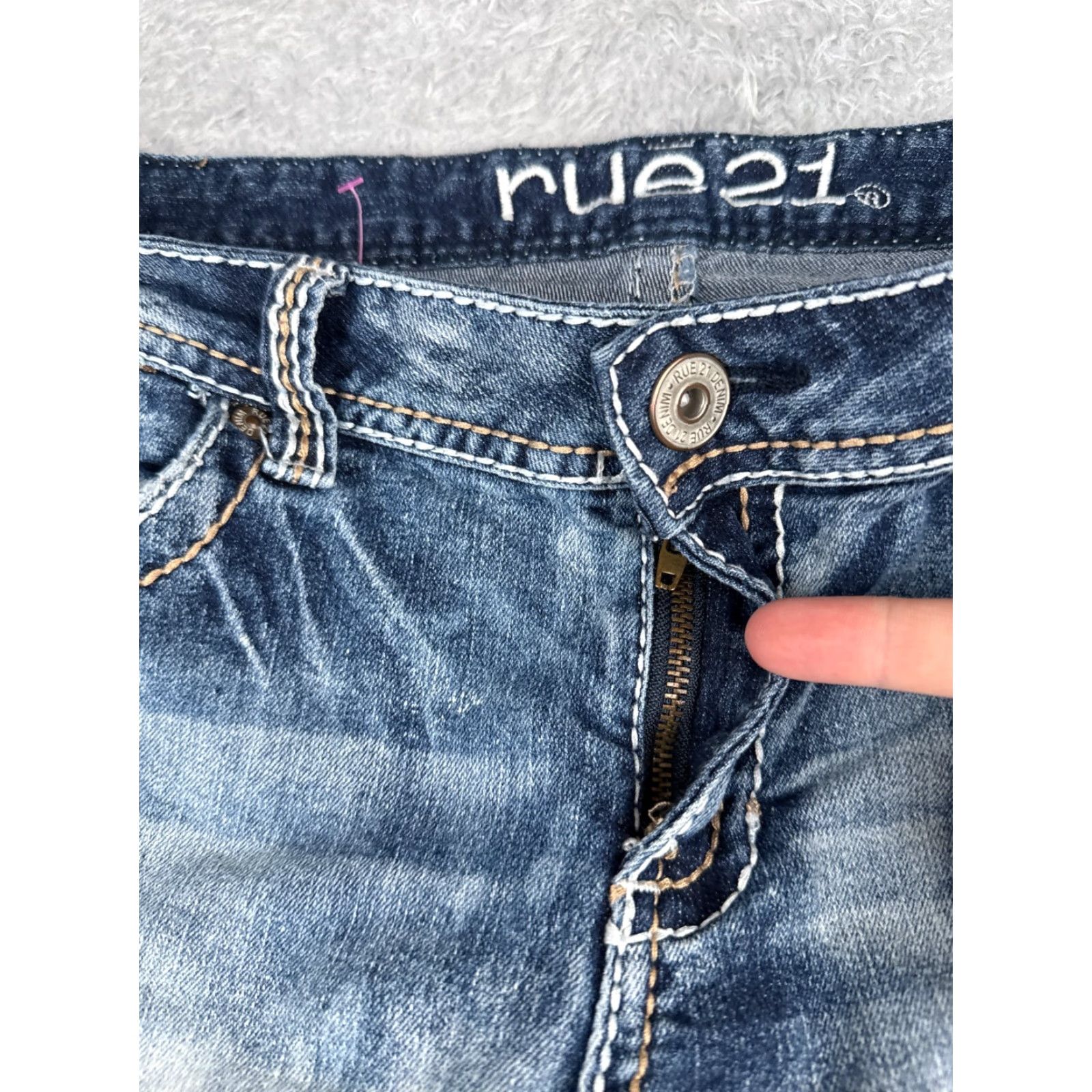 Vintage Rue21 Jeans Juniors 11 Mid Blue Denim Crop Bootcut 32x24 Embroidered Rhinestone Women's Jeans 5-Pocket Cotton Blend Denim Vintage No Size 32" / US 10 / IT 46 - 5 Thumbnail