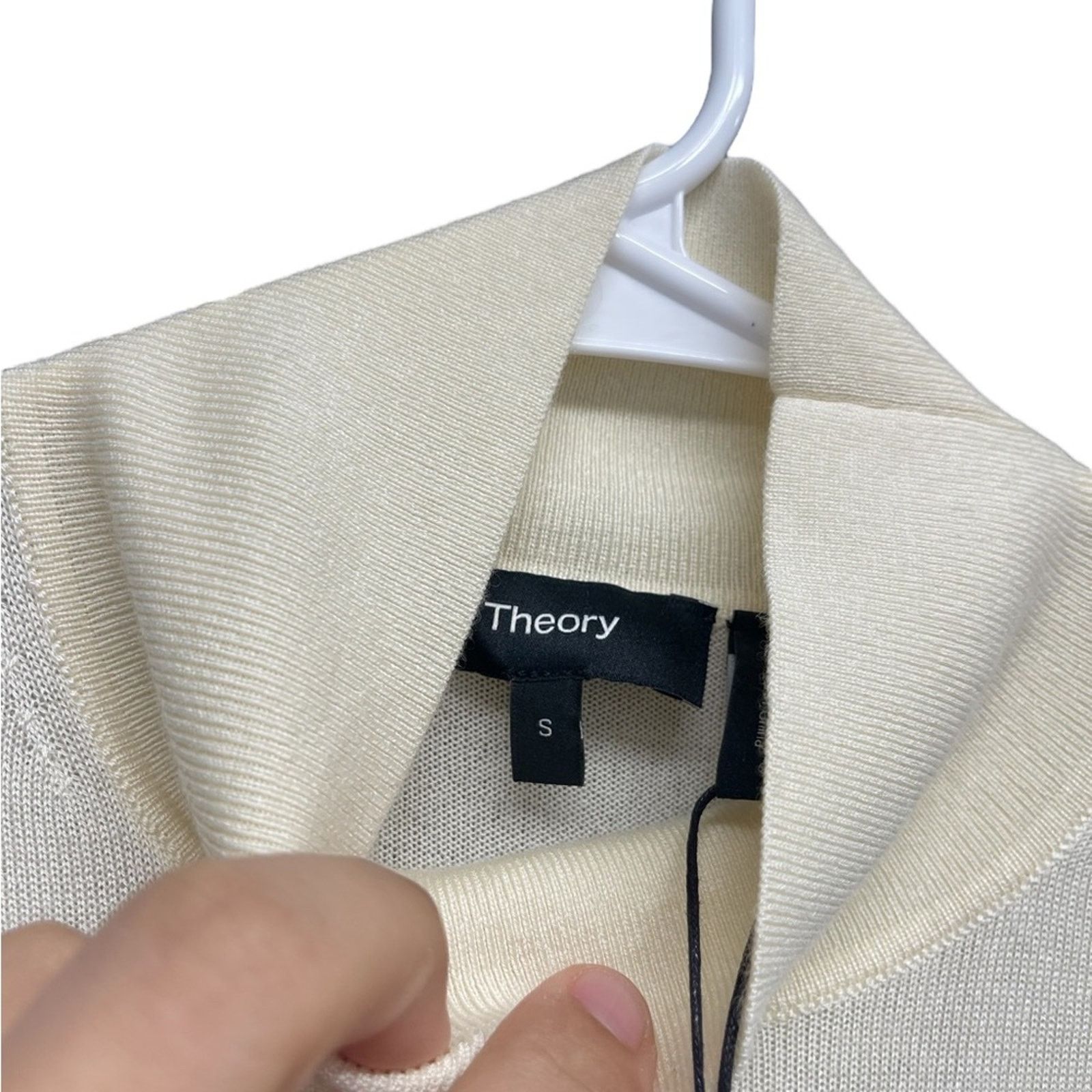 Theory *BNWT* Women’s Theory Turtleneck Shirt Size S / US 4 / IT 40 - 4 Thumbnail